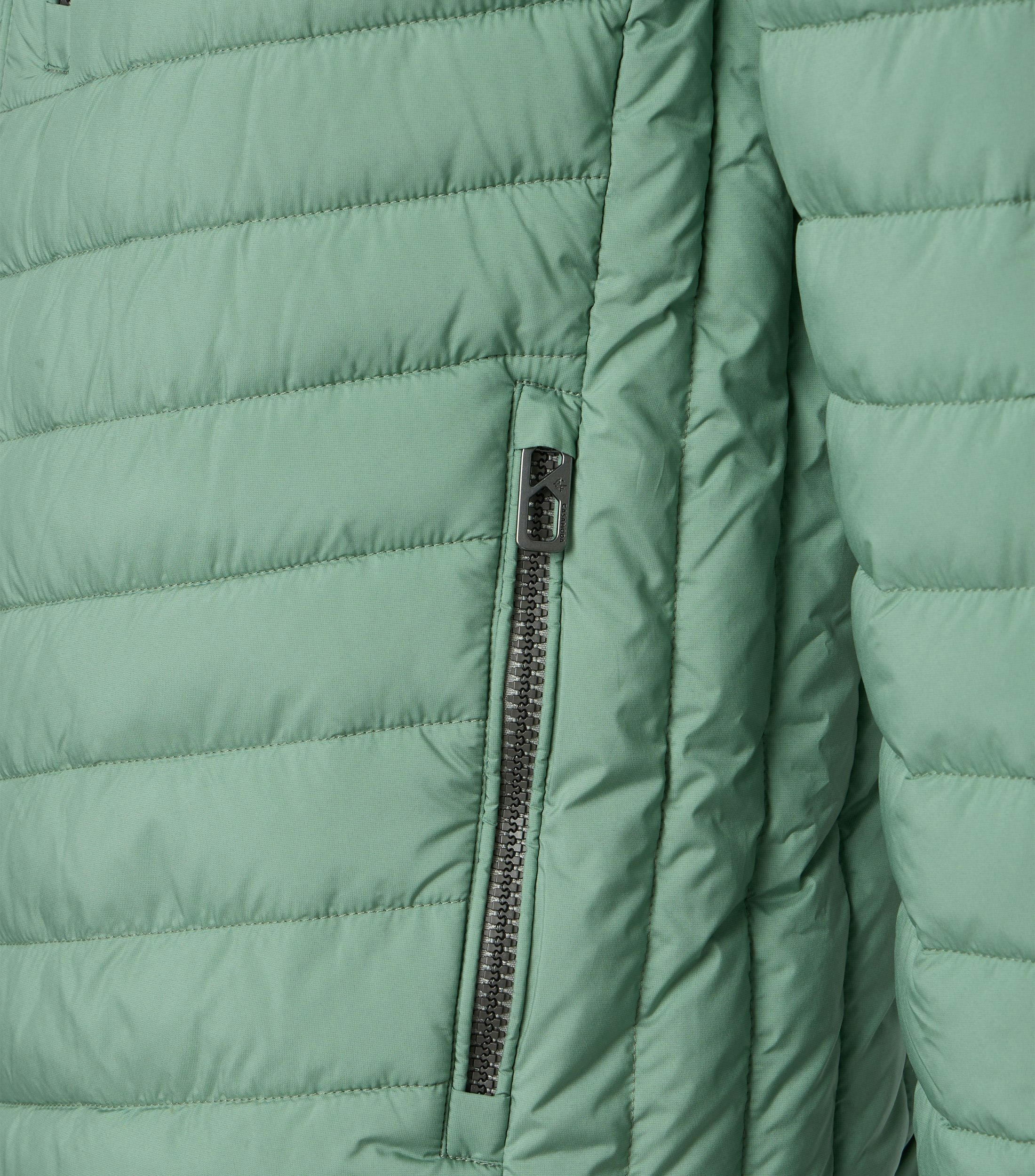 Eine Jacke im uni Muster in der Farbe Hellgrün