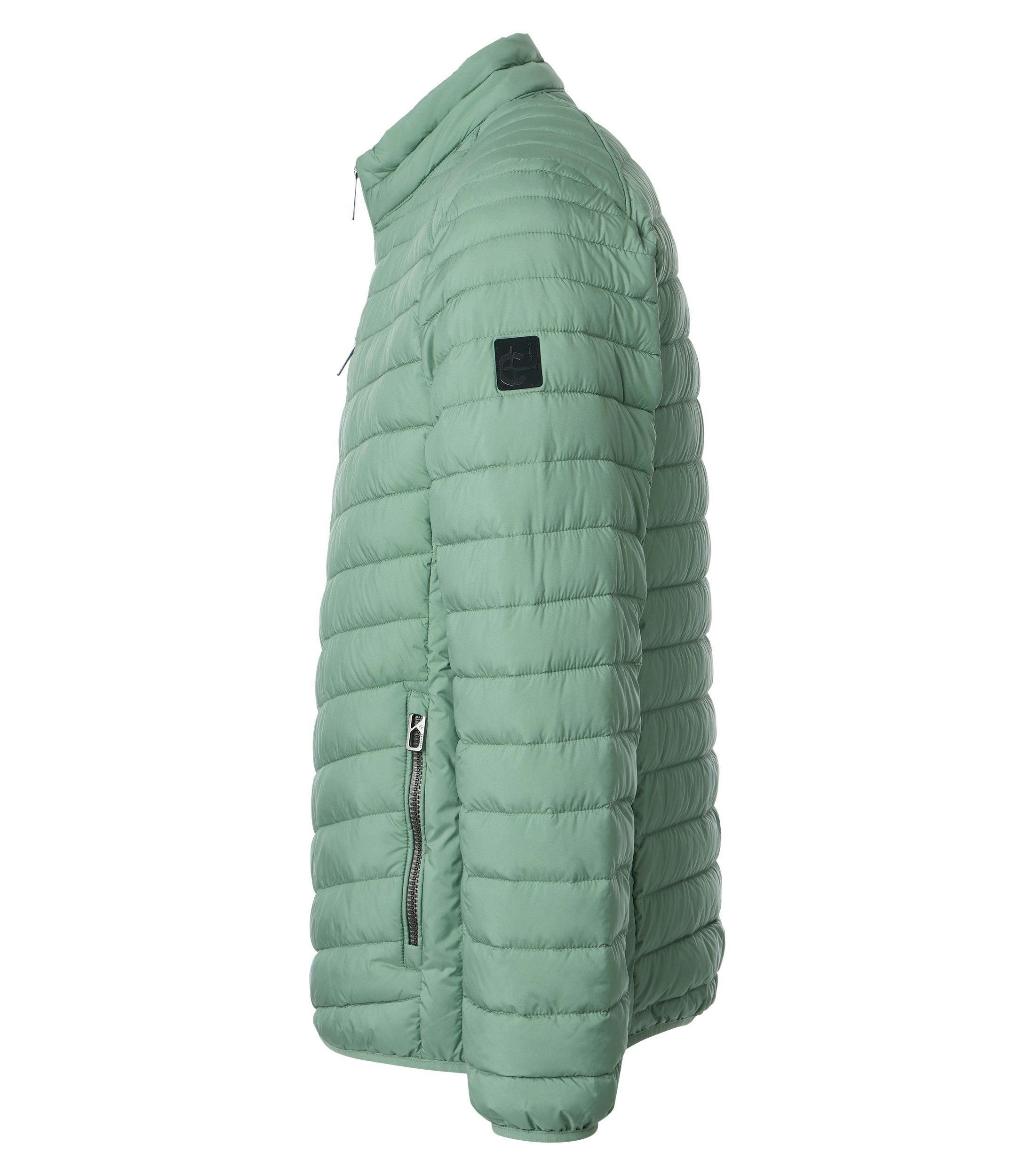 Eine Jacke im uni Muster in der Farbe Hellgrün