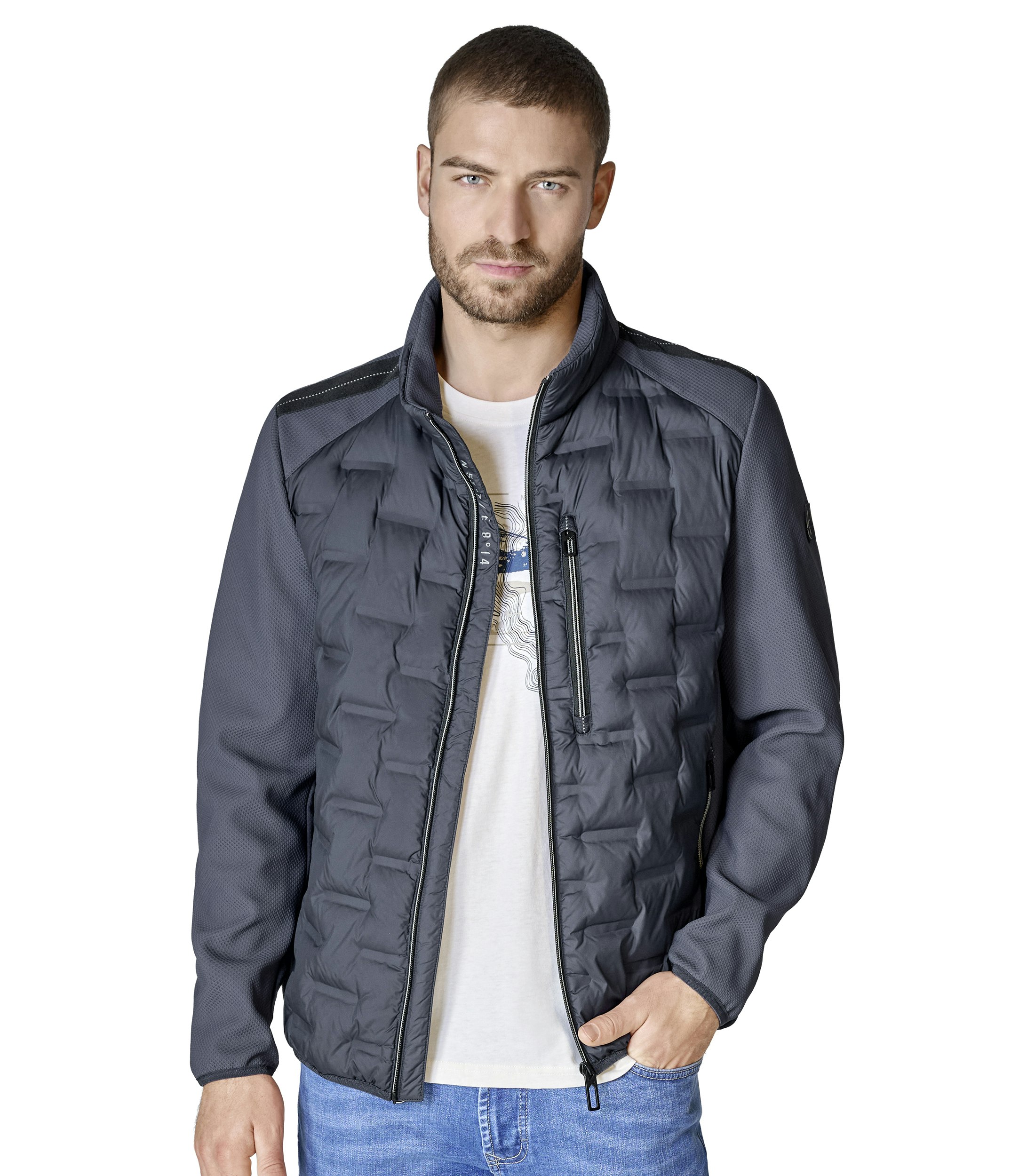 Eine Jacke im uni Muster in der Farbe Dunkelblau