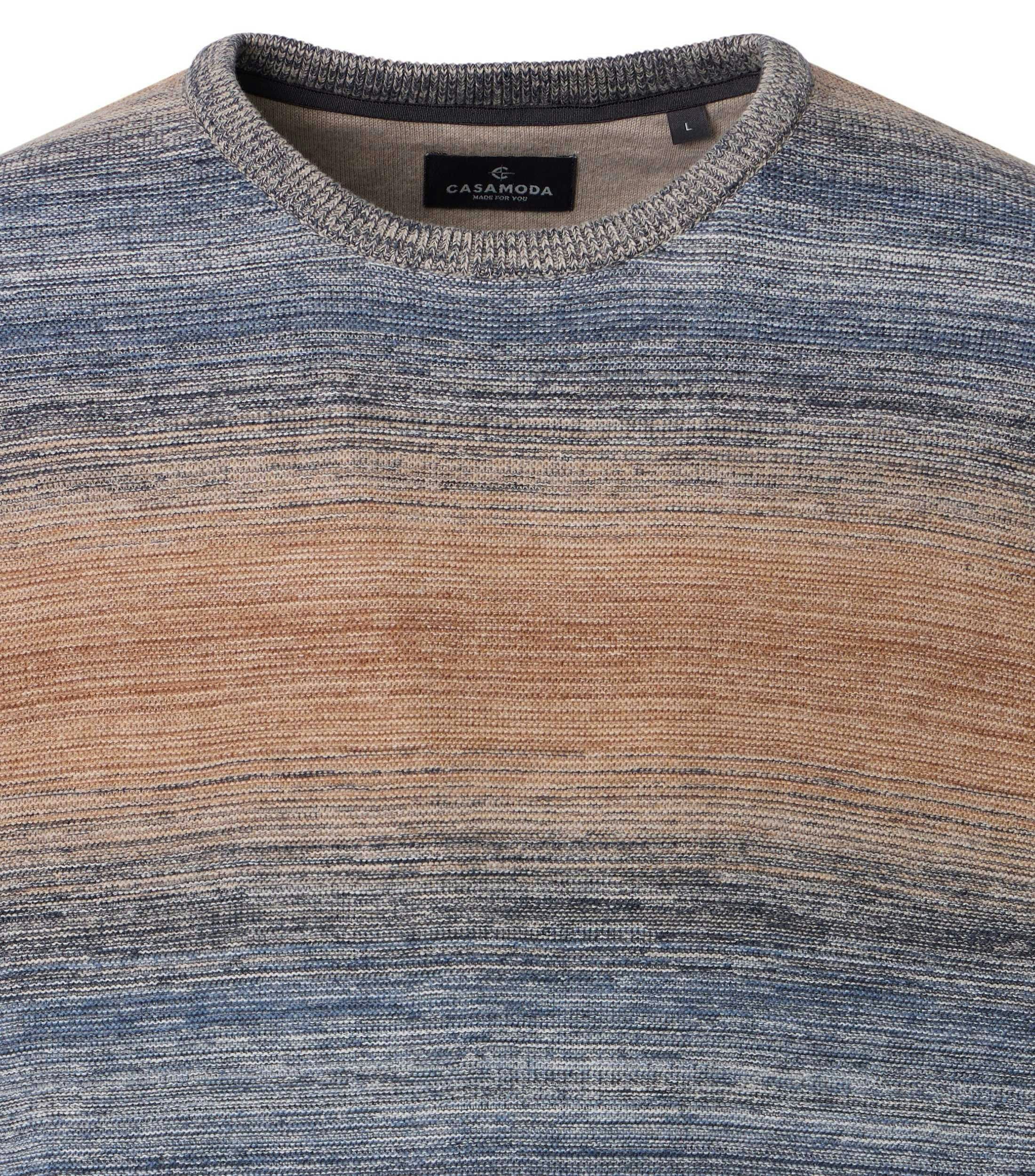 Ein Pullover im gestreift Muster in der Farbe Braun