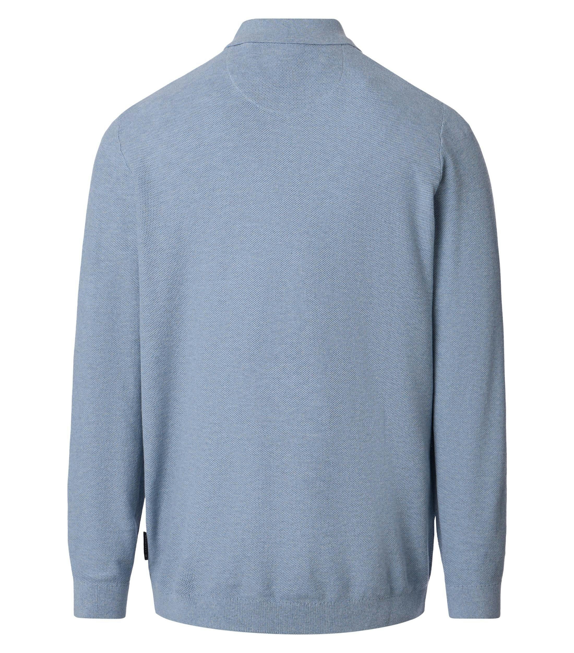 Ein Polo-Shirt im uni Muster in der Farbe Hellblau