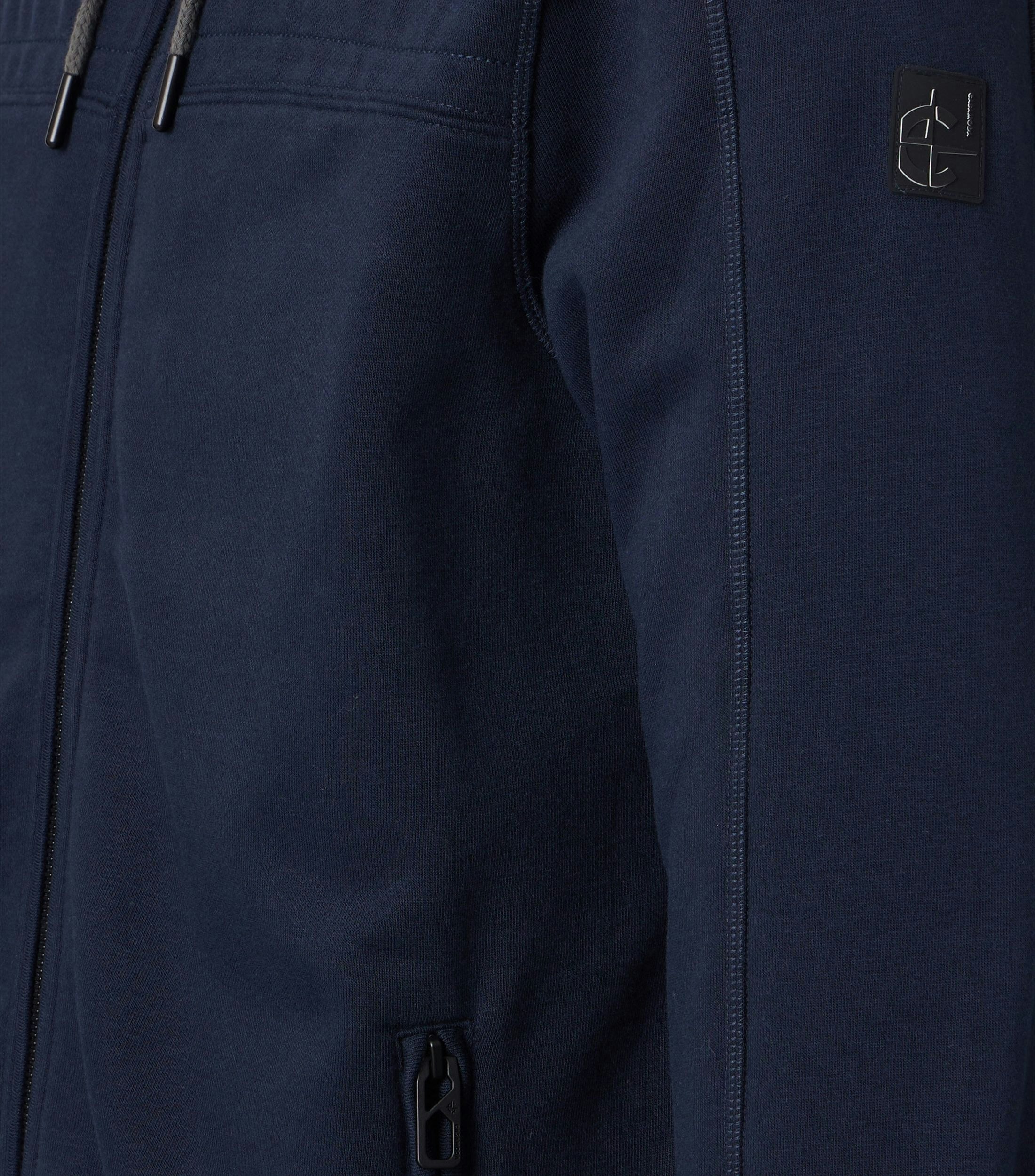 Ein Troyer im uni Muster in der Farbe Dunkelblau