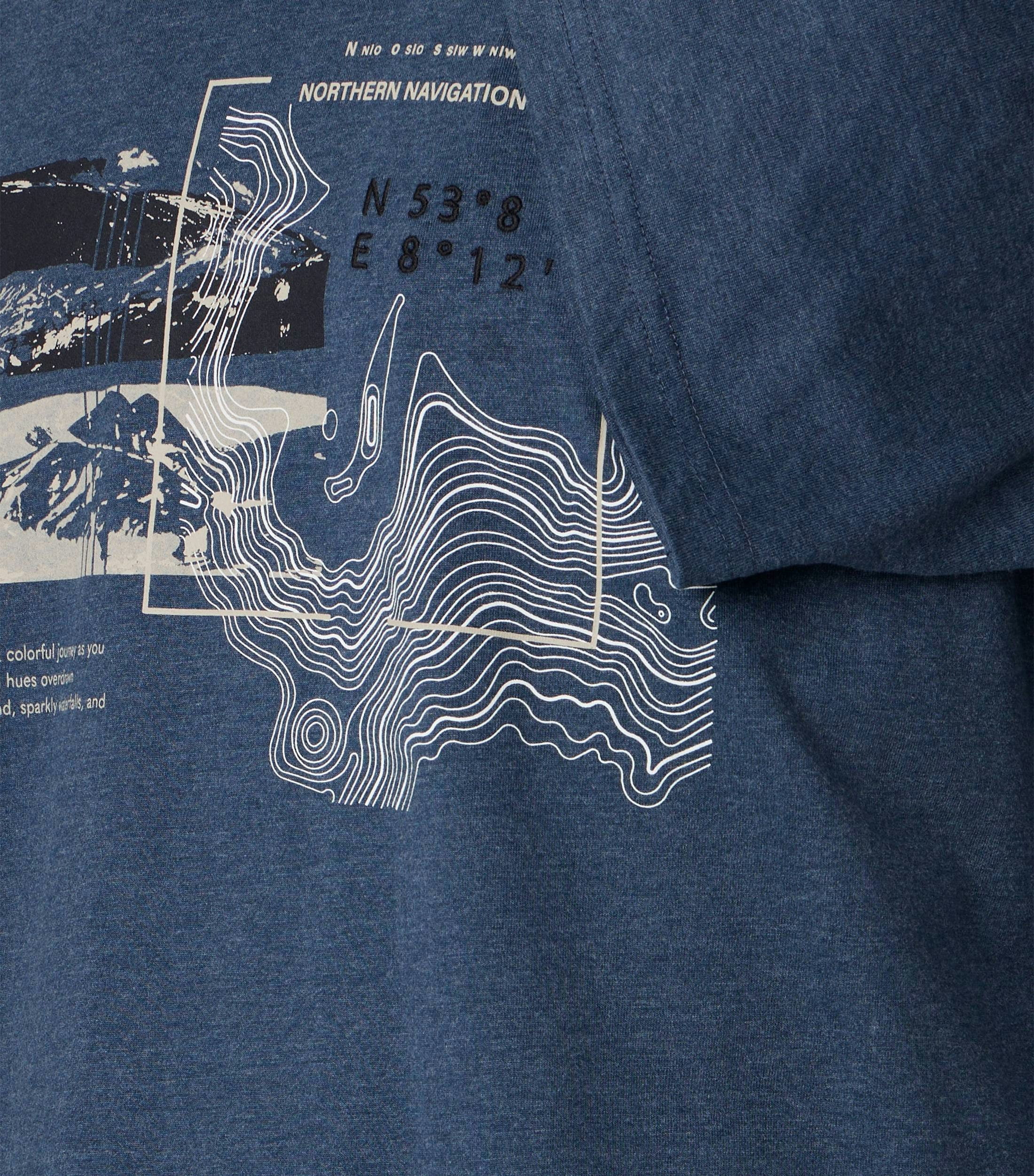 Ein T-Shirt im uni Muster in der Farbe Dunkelblau