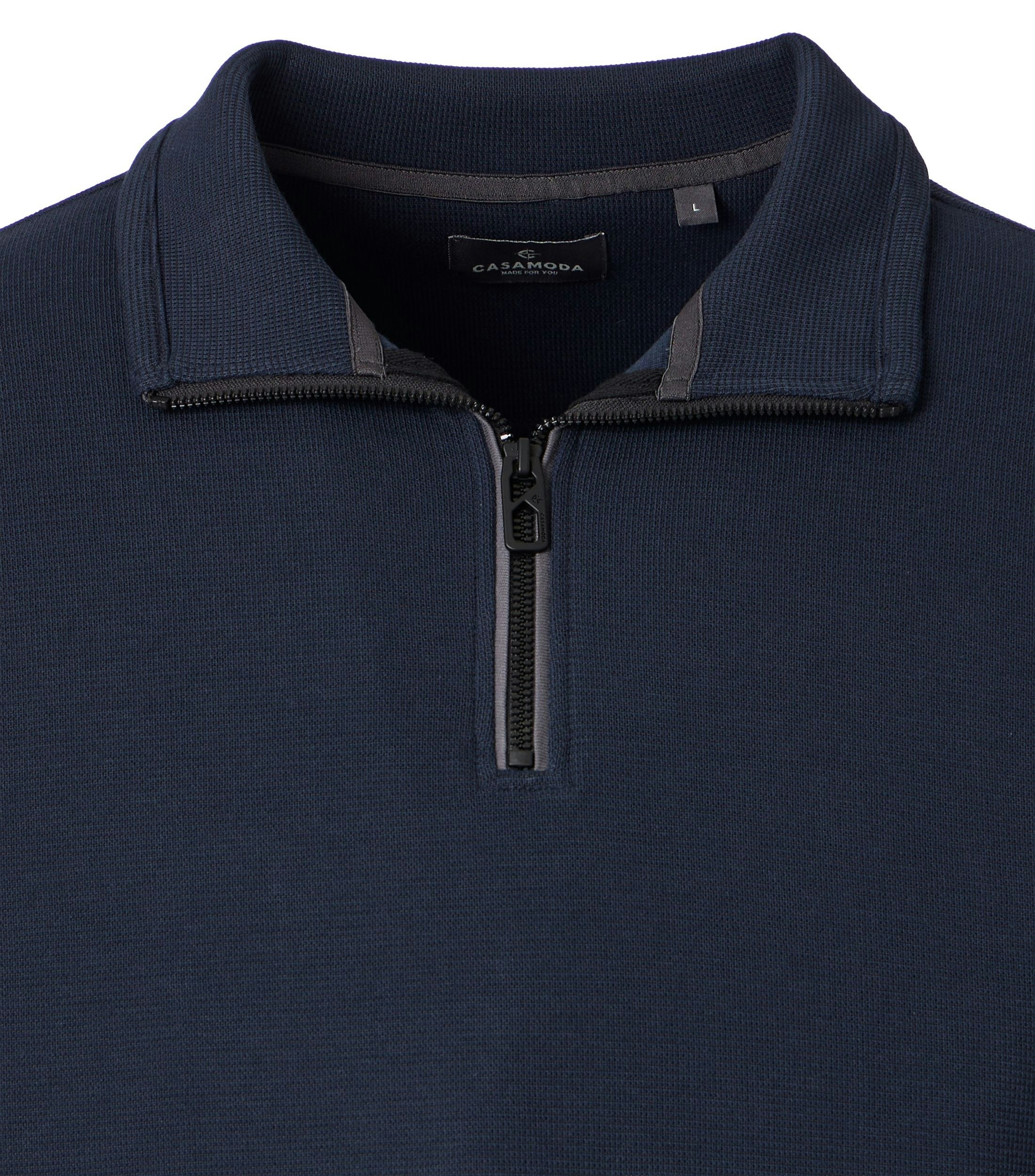 Ein Troyer im uni Muster in der Farbe Dunkelblau