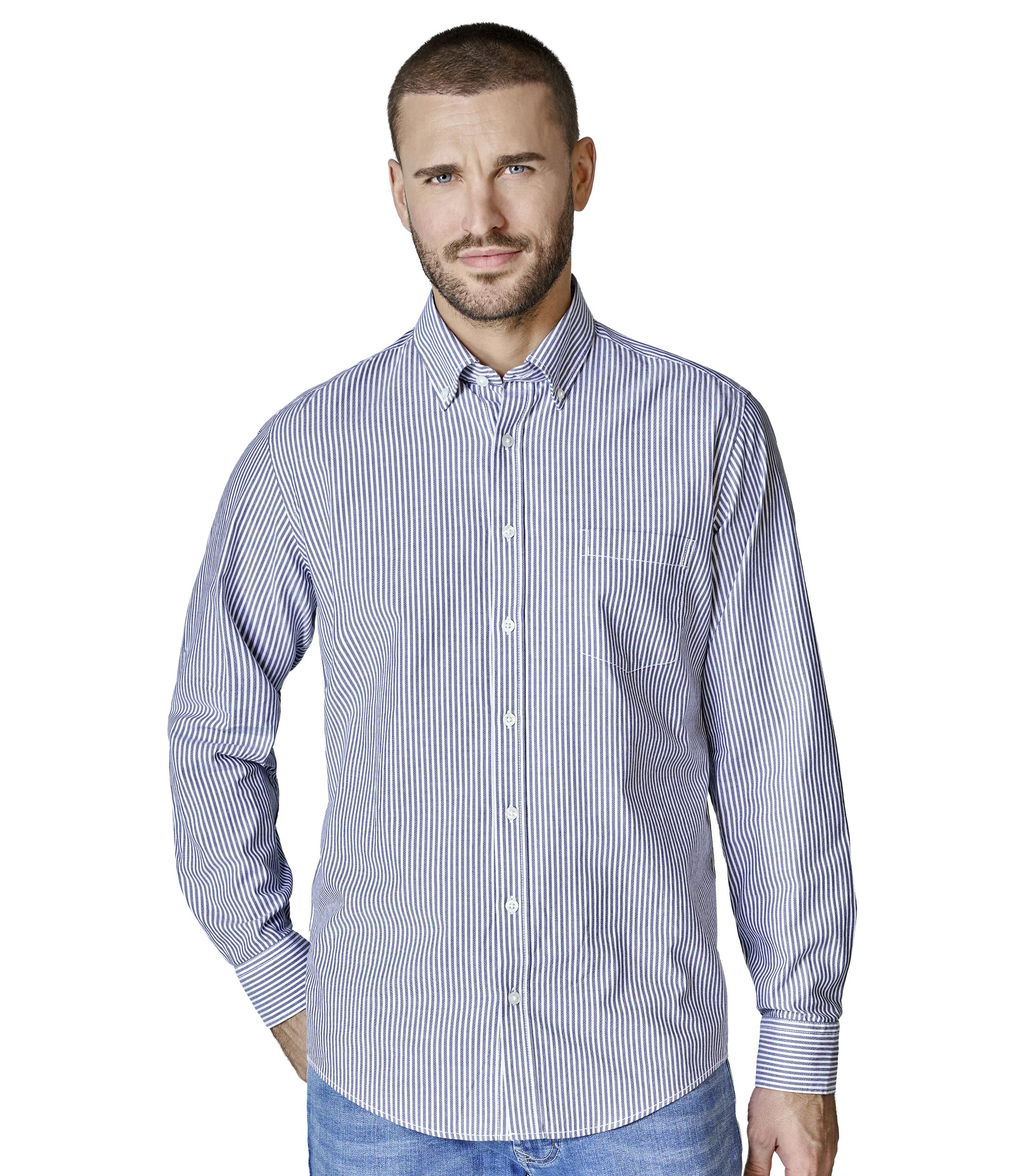 Ein Freizeithemd im gestreift Muster in der Farbe Dunkelblau