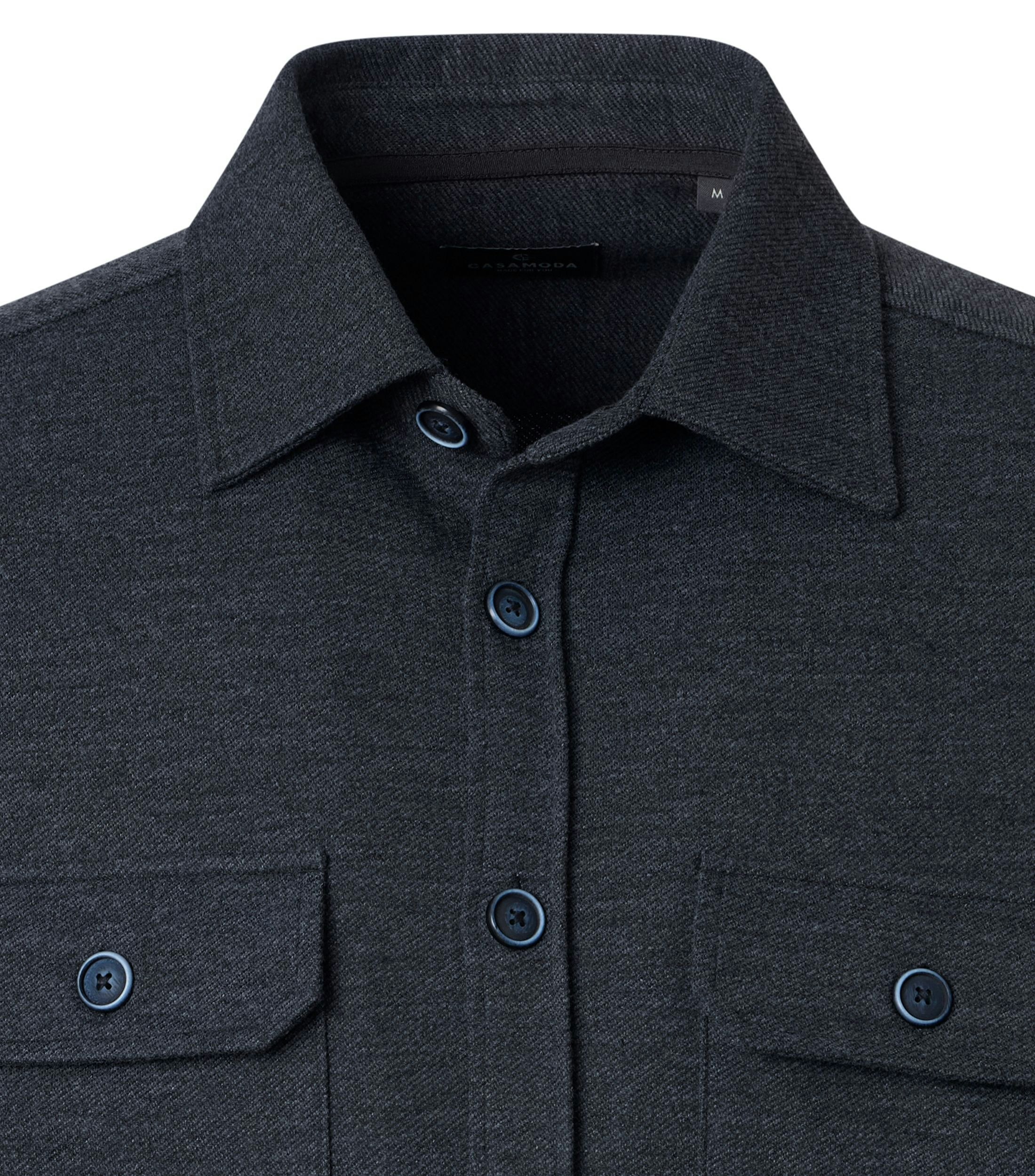 Ein Freizeithemd im uni Muster in der Farbe Dunkelblau