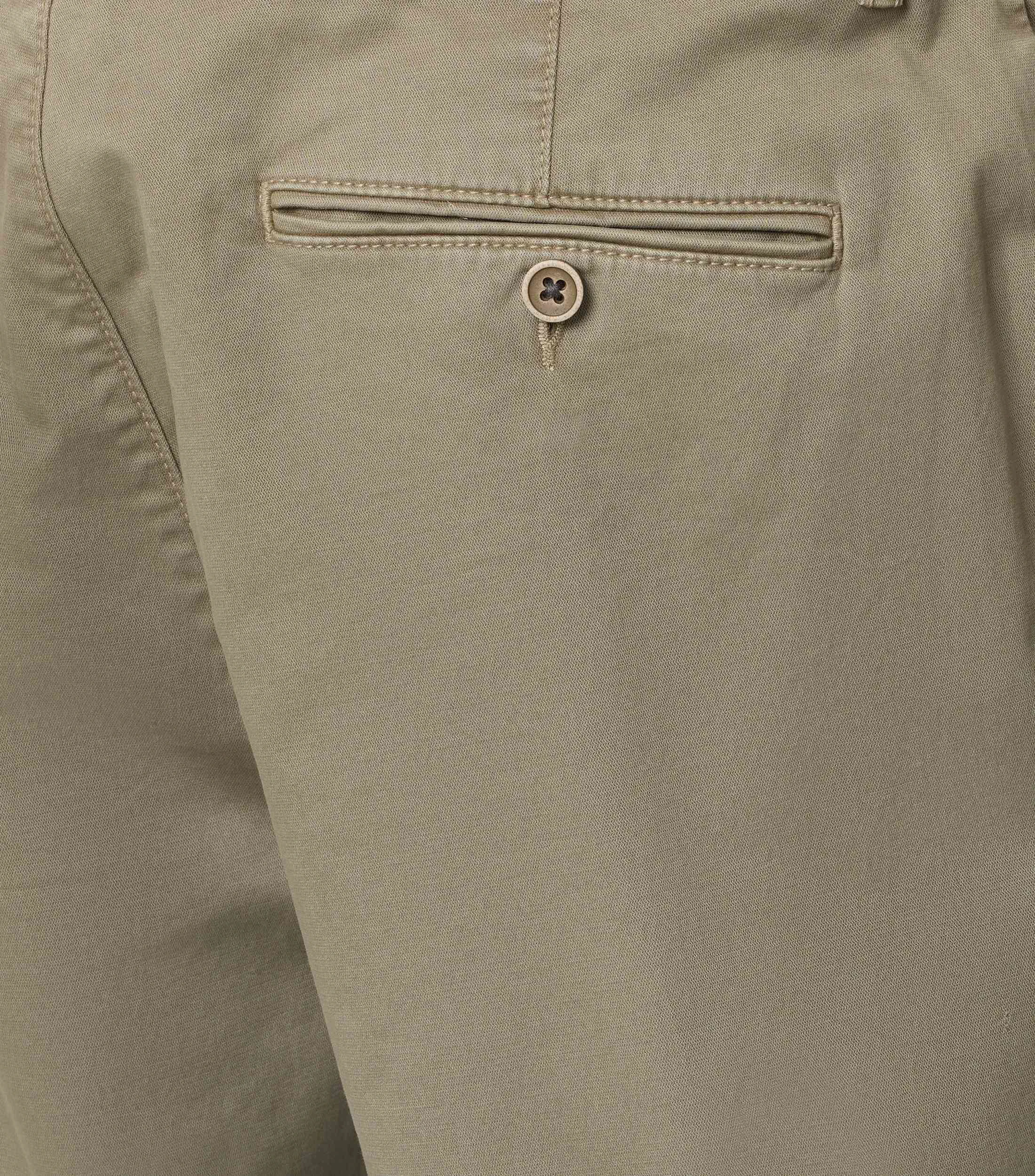 Chino im unifarbenen Design in der Farbe Grün