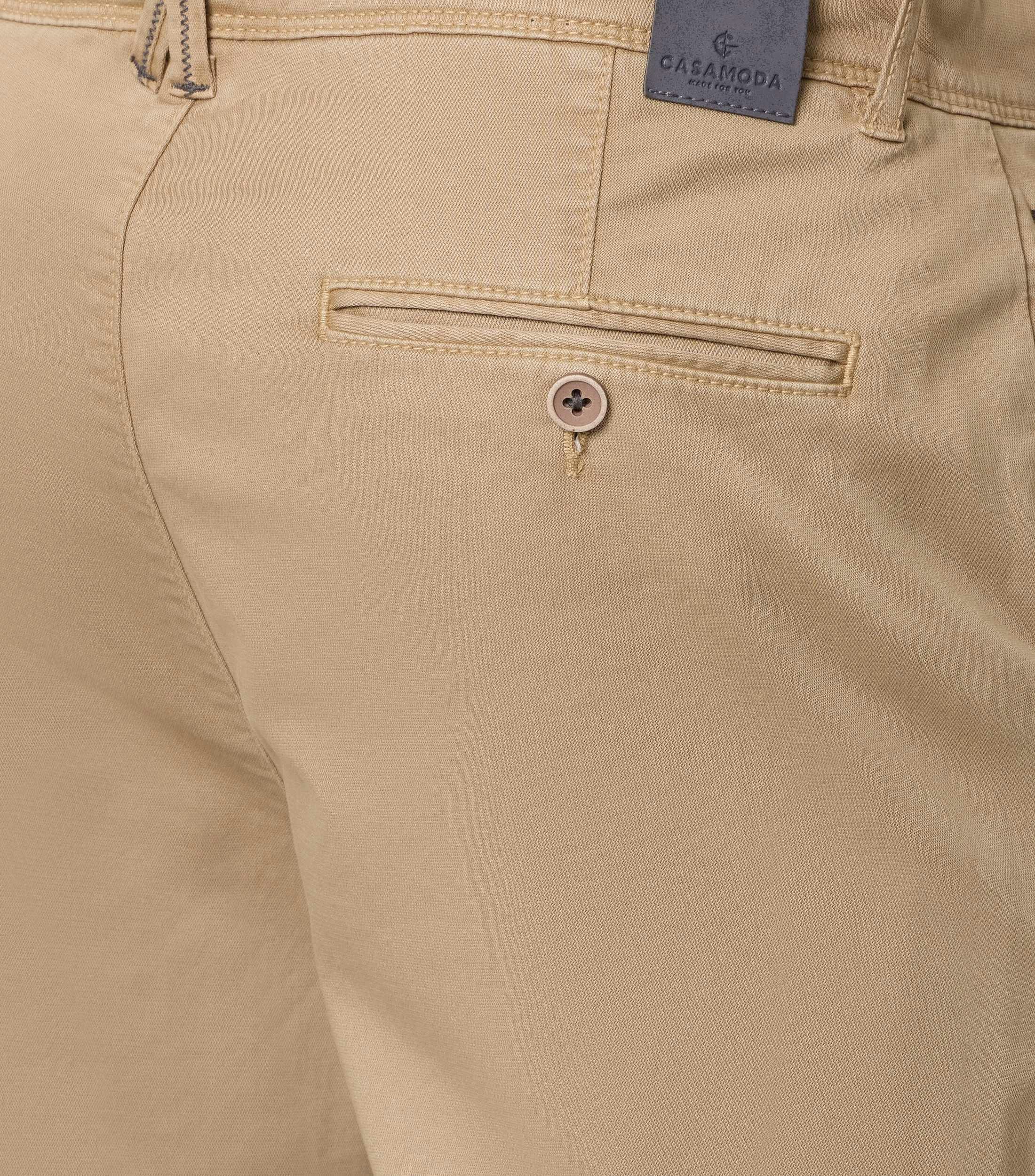 Eine Chino im uni Muster in der Farbe Beige