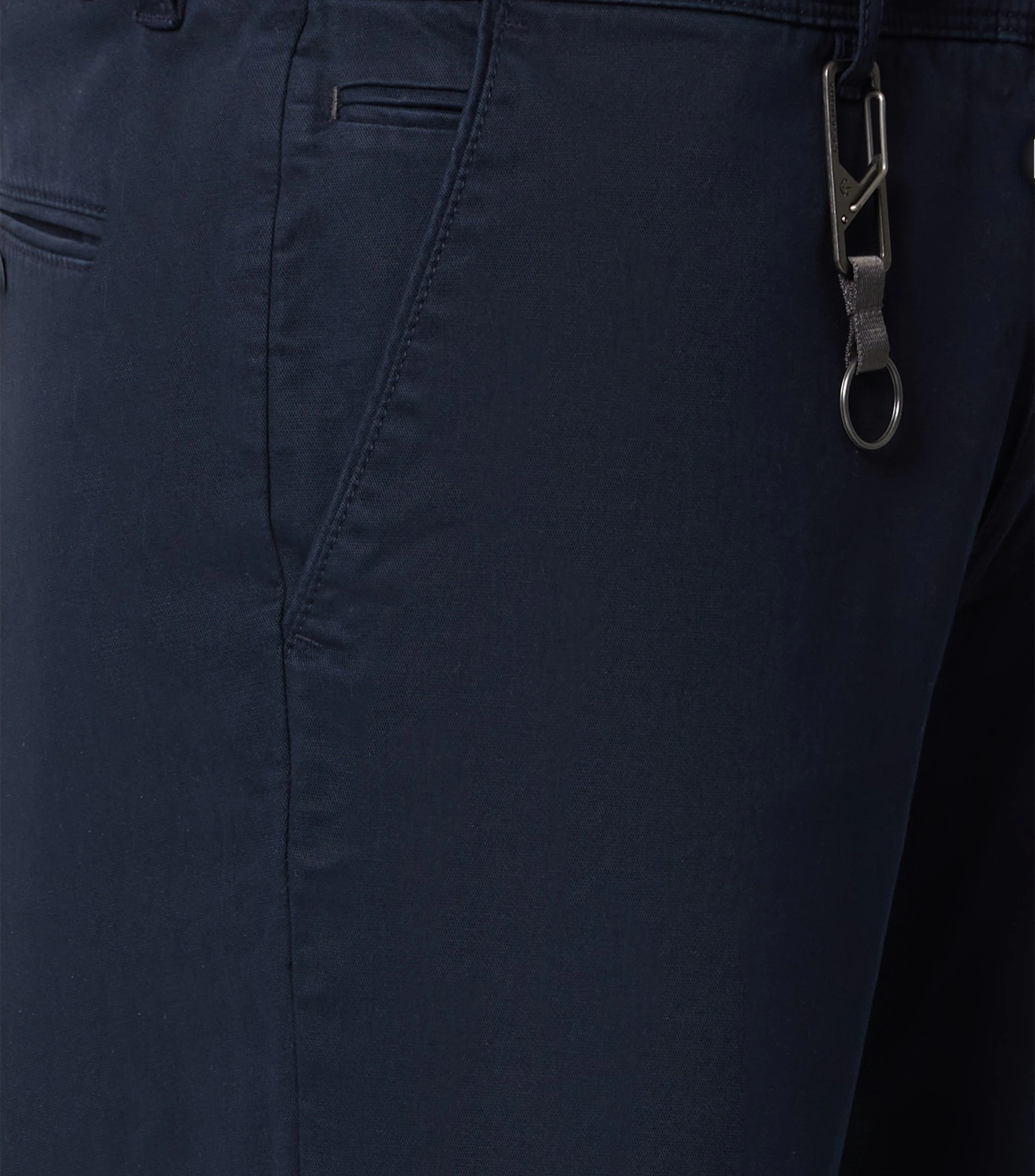 Chino im unifarbenen Design in der Farbe Dunkelblau