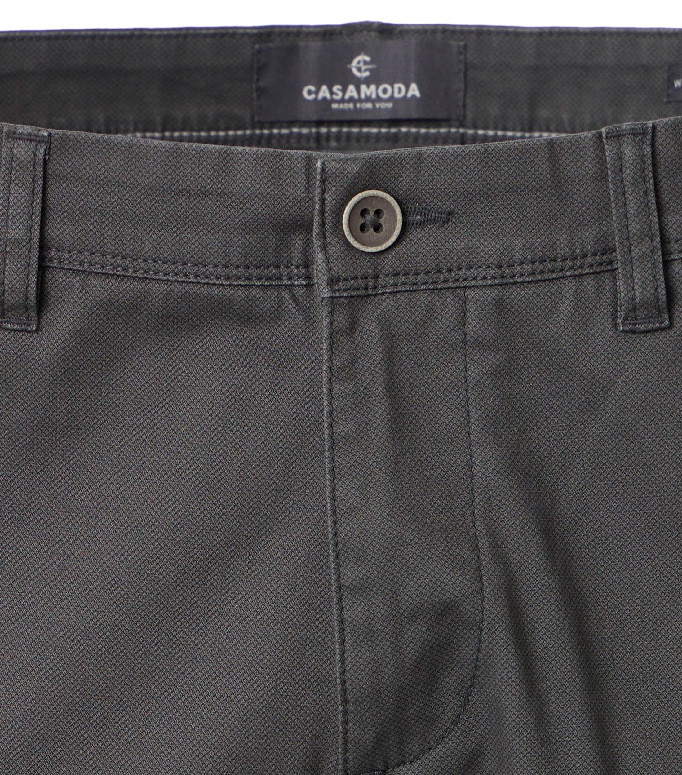 Chino im unifarbenen Design in der Farbe Eukalyptus