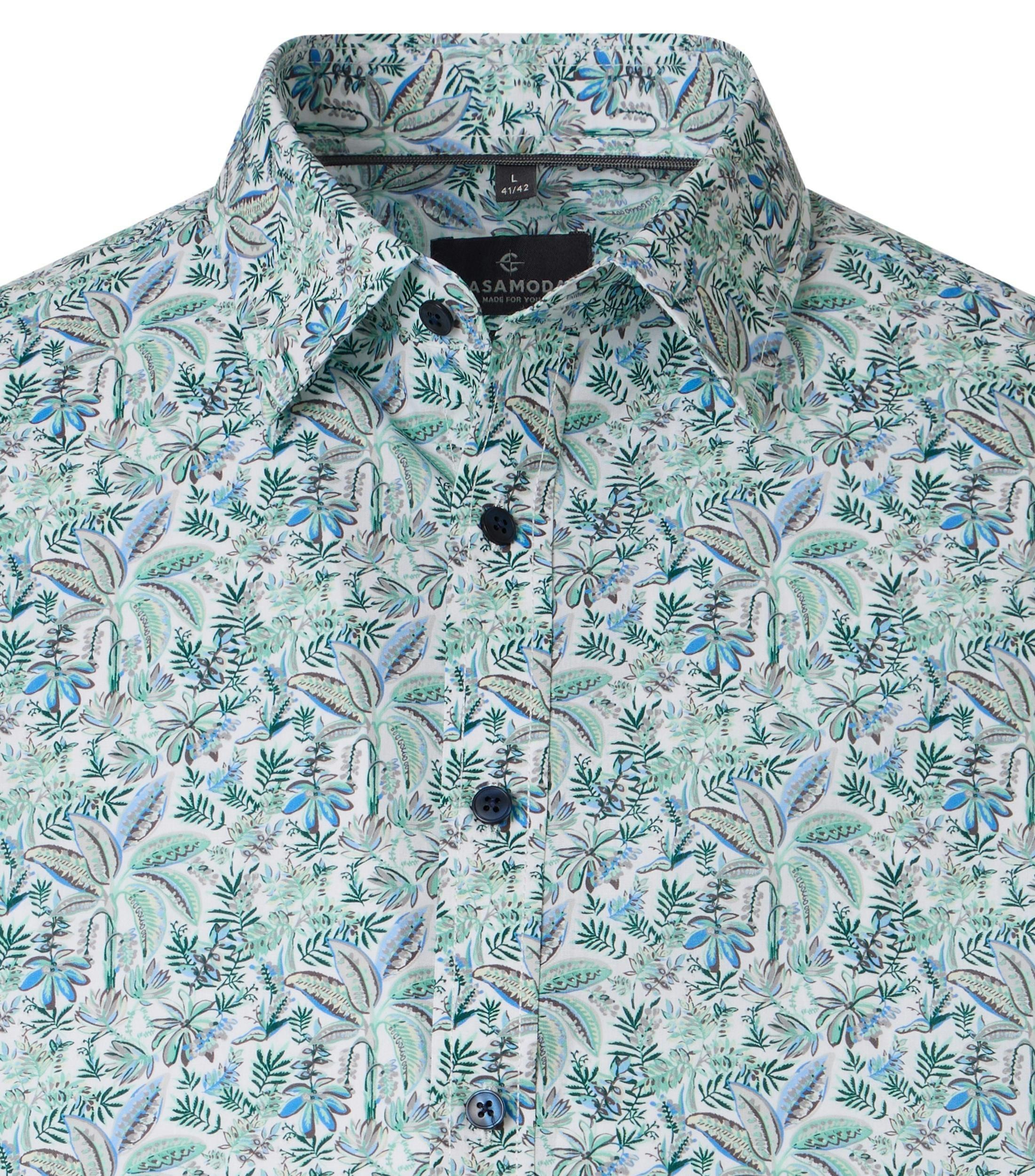 Ein Freizeithemd im Print Muster in der Farbe Grün