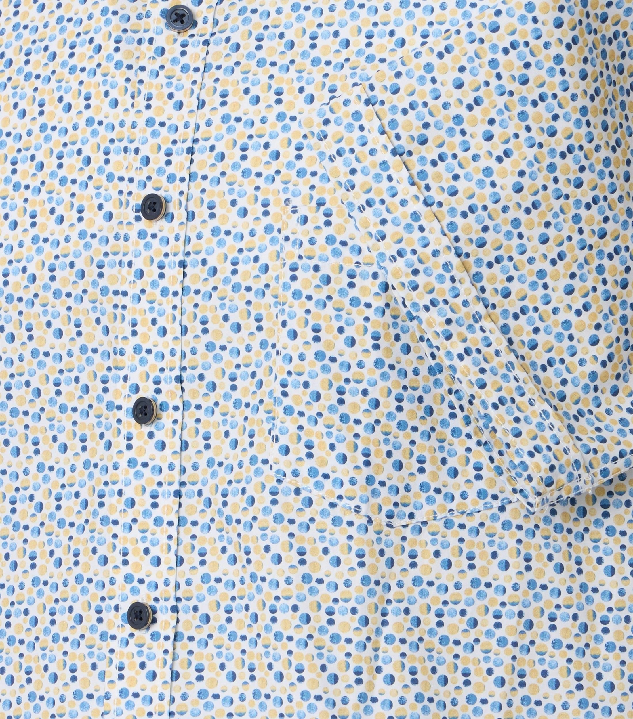 Ein Freizeithemd im Print Muster in der Farbe Gelb