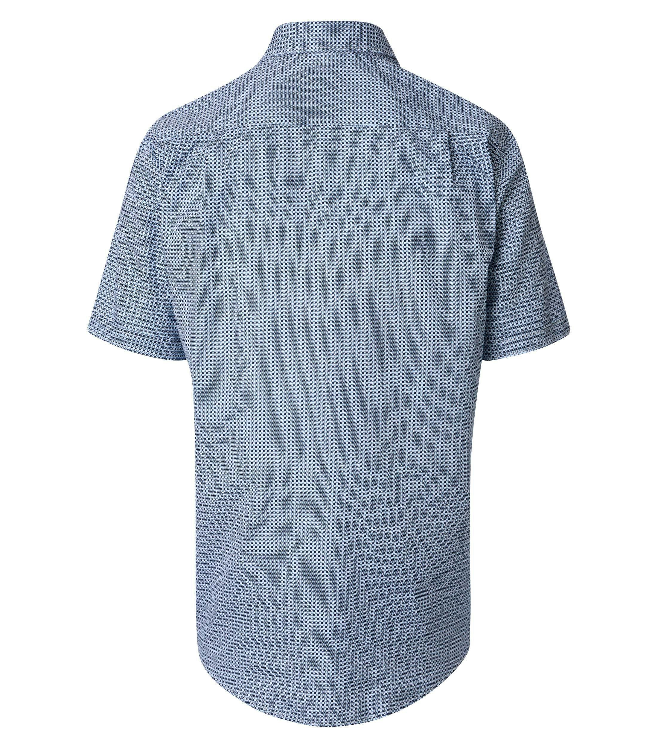 Ein Freizeithemd im Print Muster in der Farbe Blau