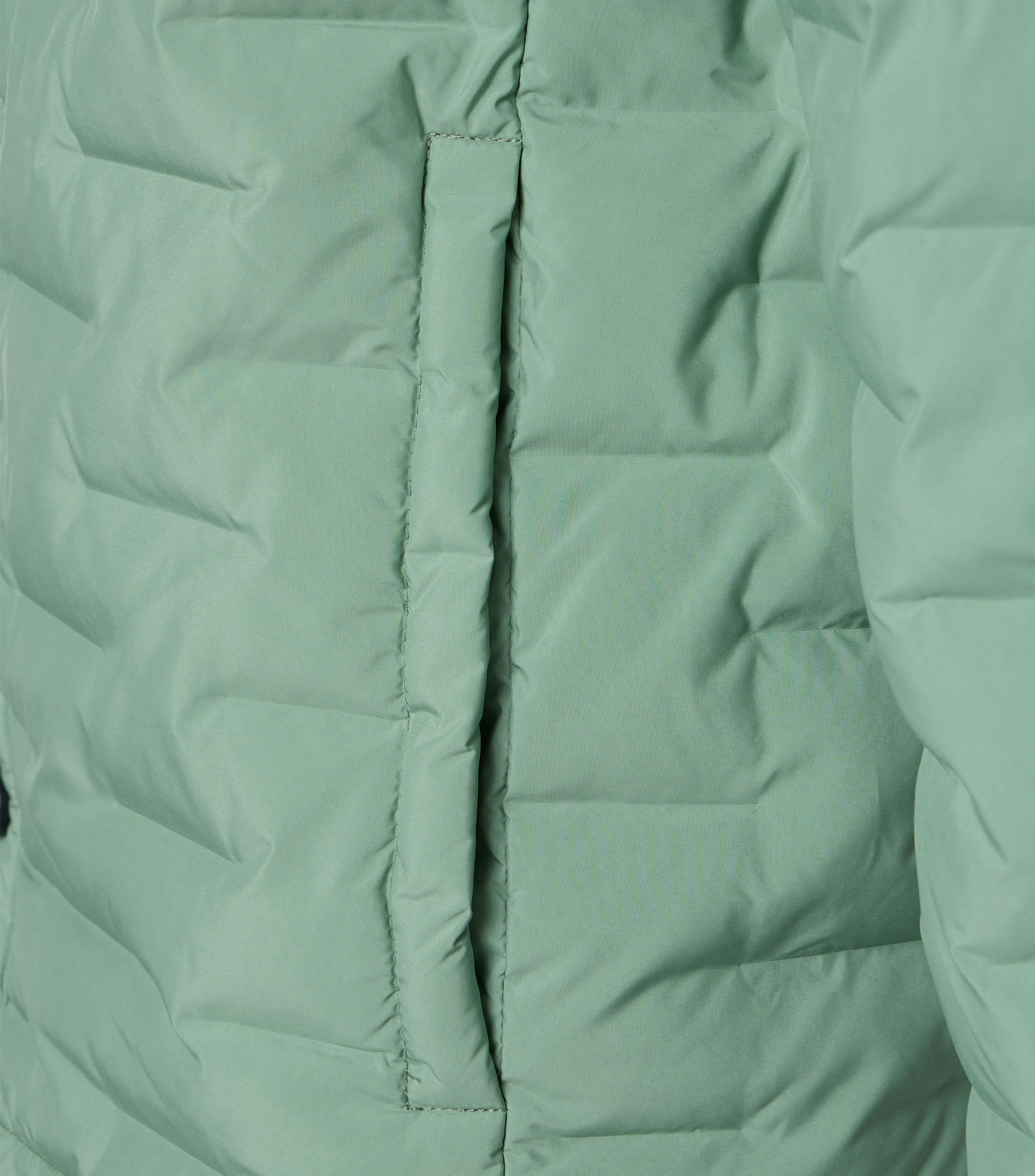 Eine Jacke im uni Muster in der Farbe Hellgrün