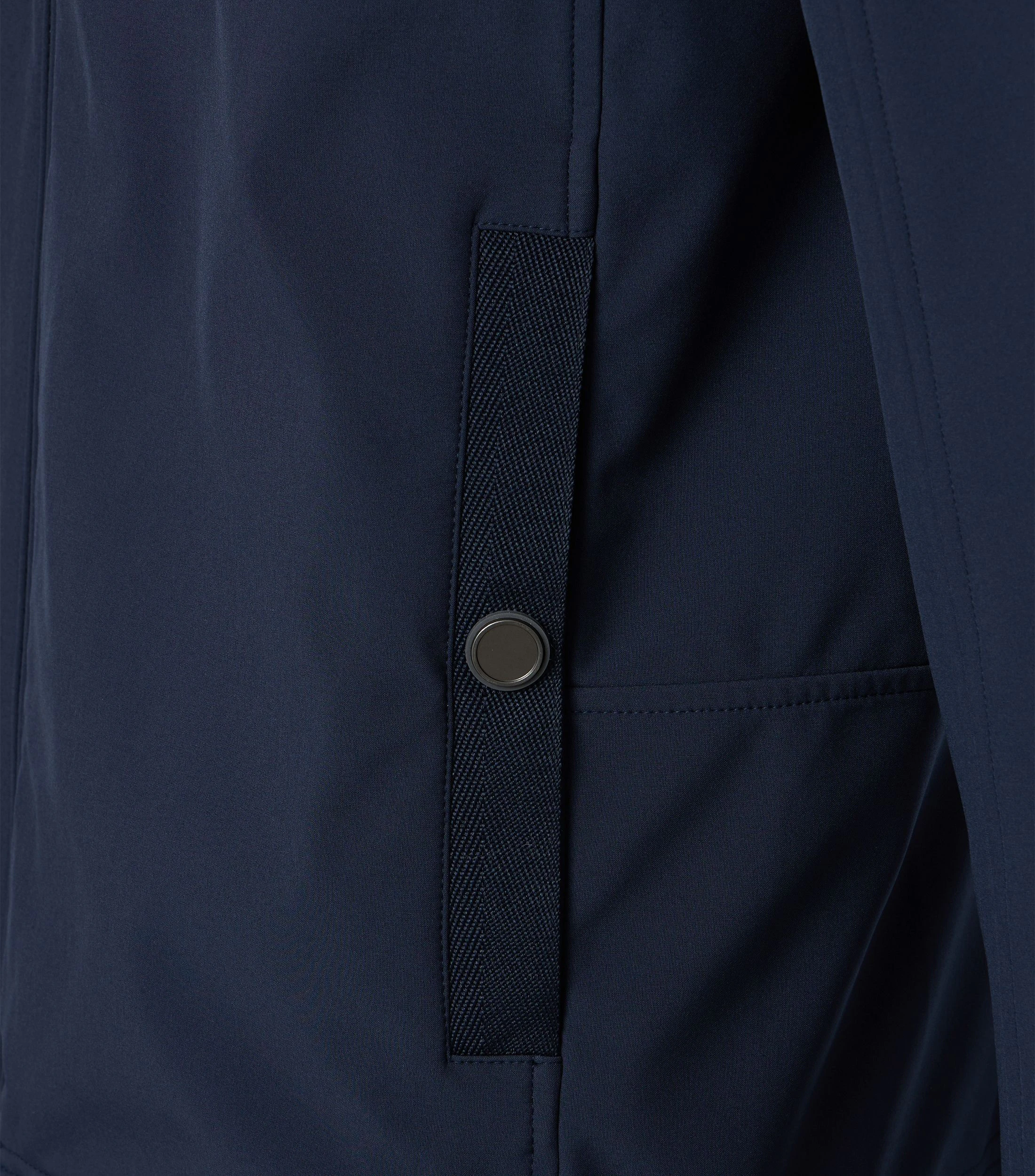 Softshelljacke im unifarbenen Design in der Farbe Dunkelblau