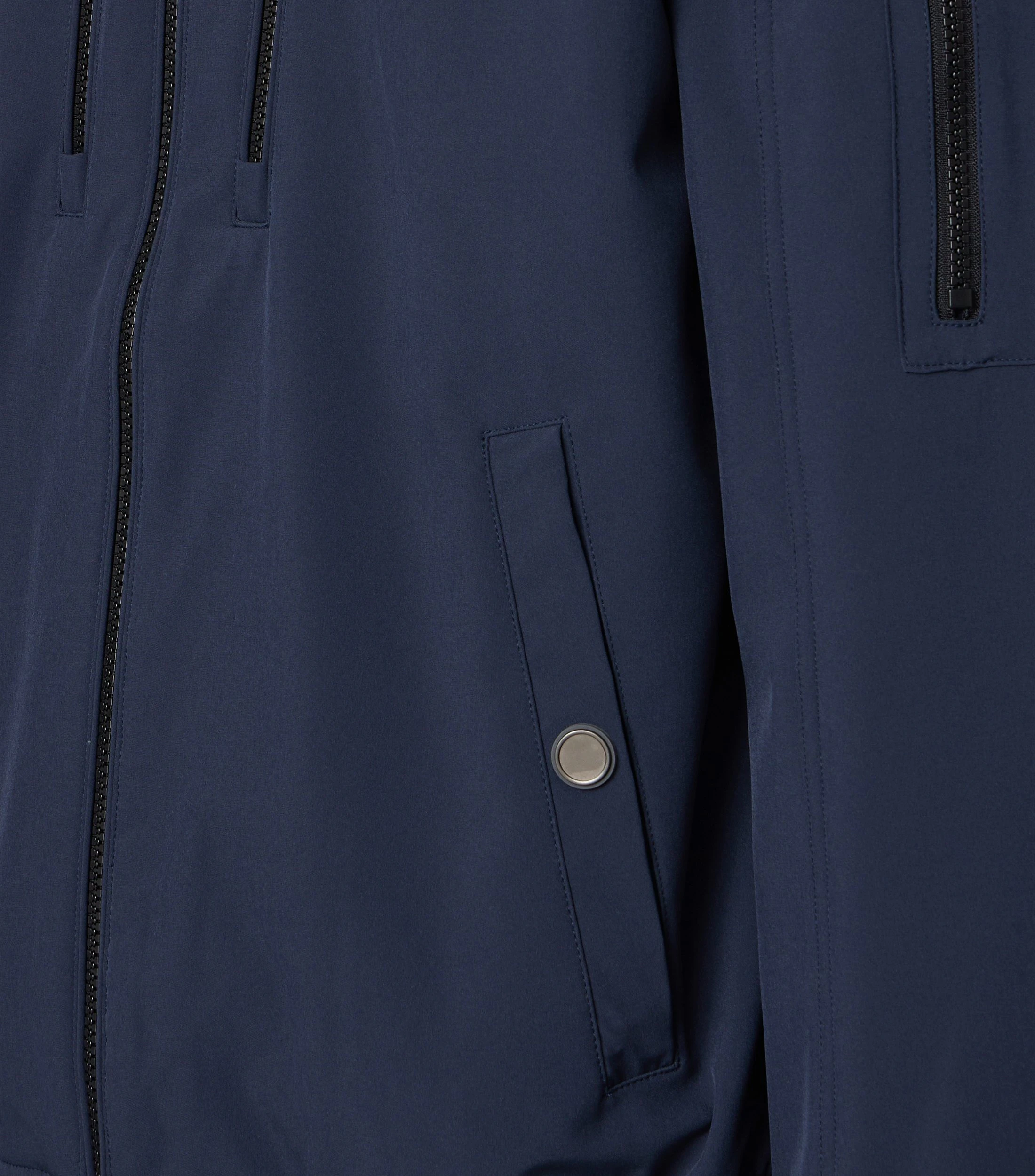 Softshelljacke im unifarbenen Design in der Farbe Dunkelblau