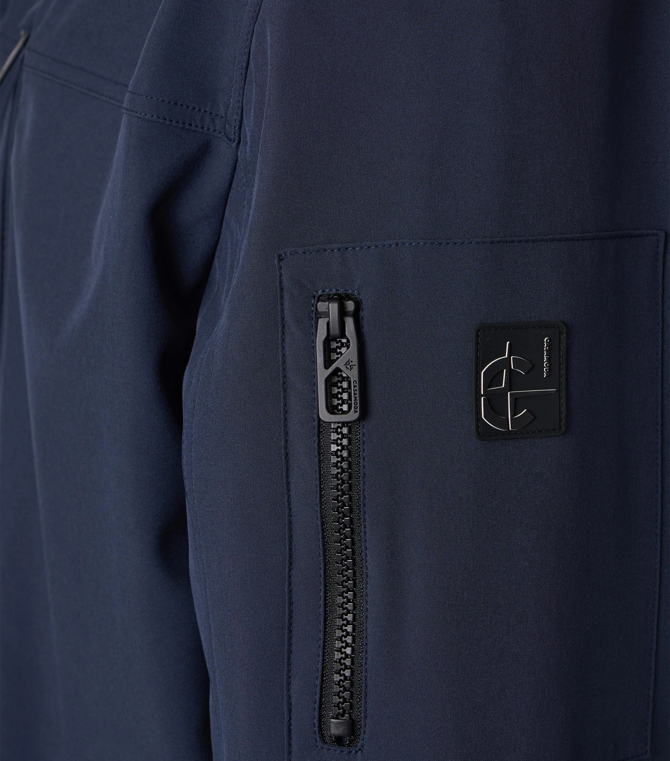 Softshelljacke im unifarbenen Design in der Farbe Dunkelblau