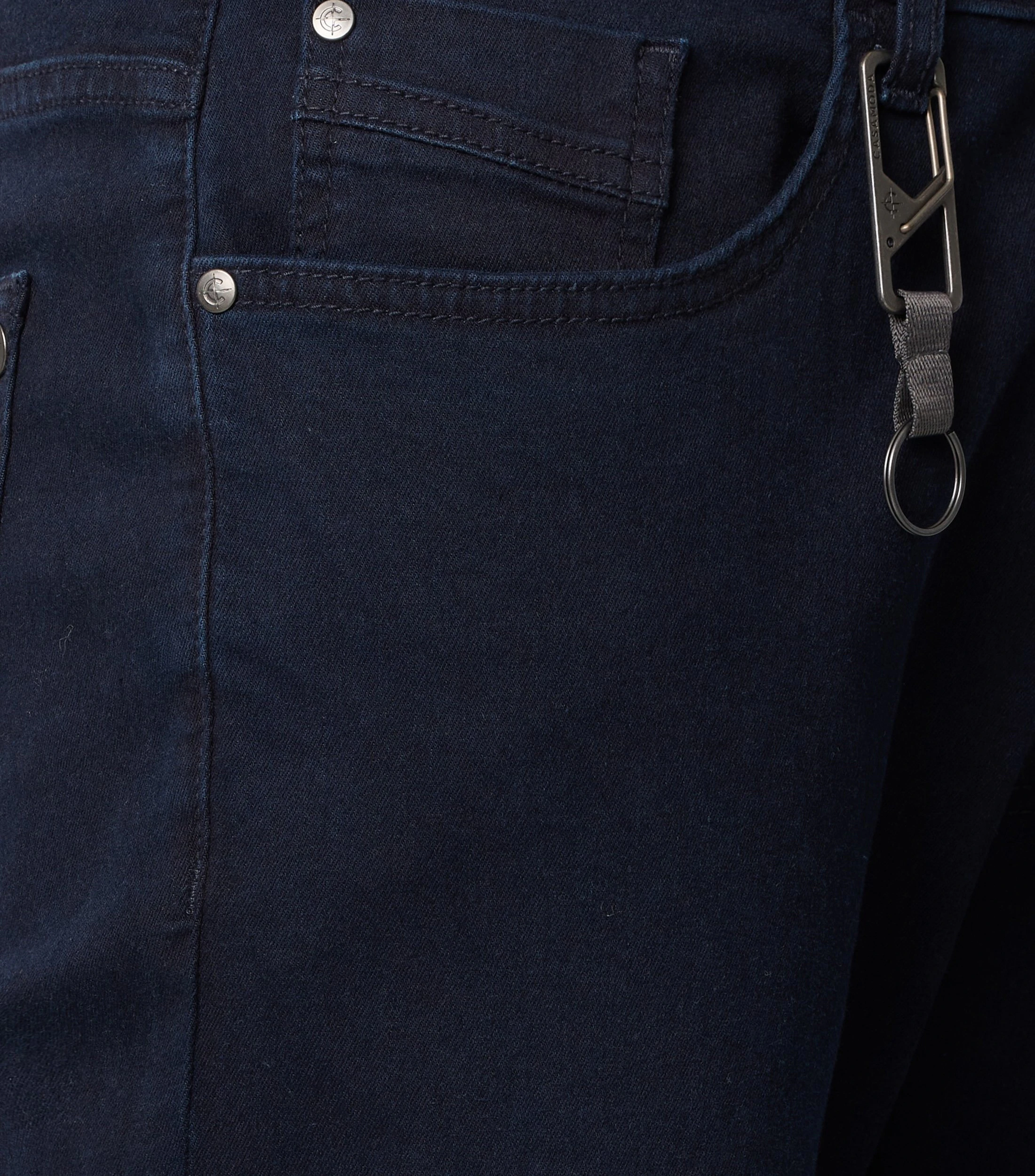 Jeans im unifarbenen Design in der Farbe Dunkelblau