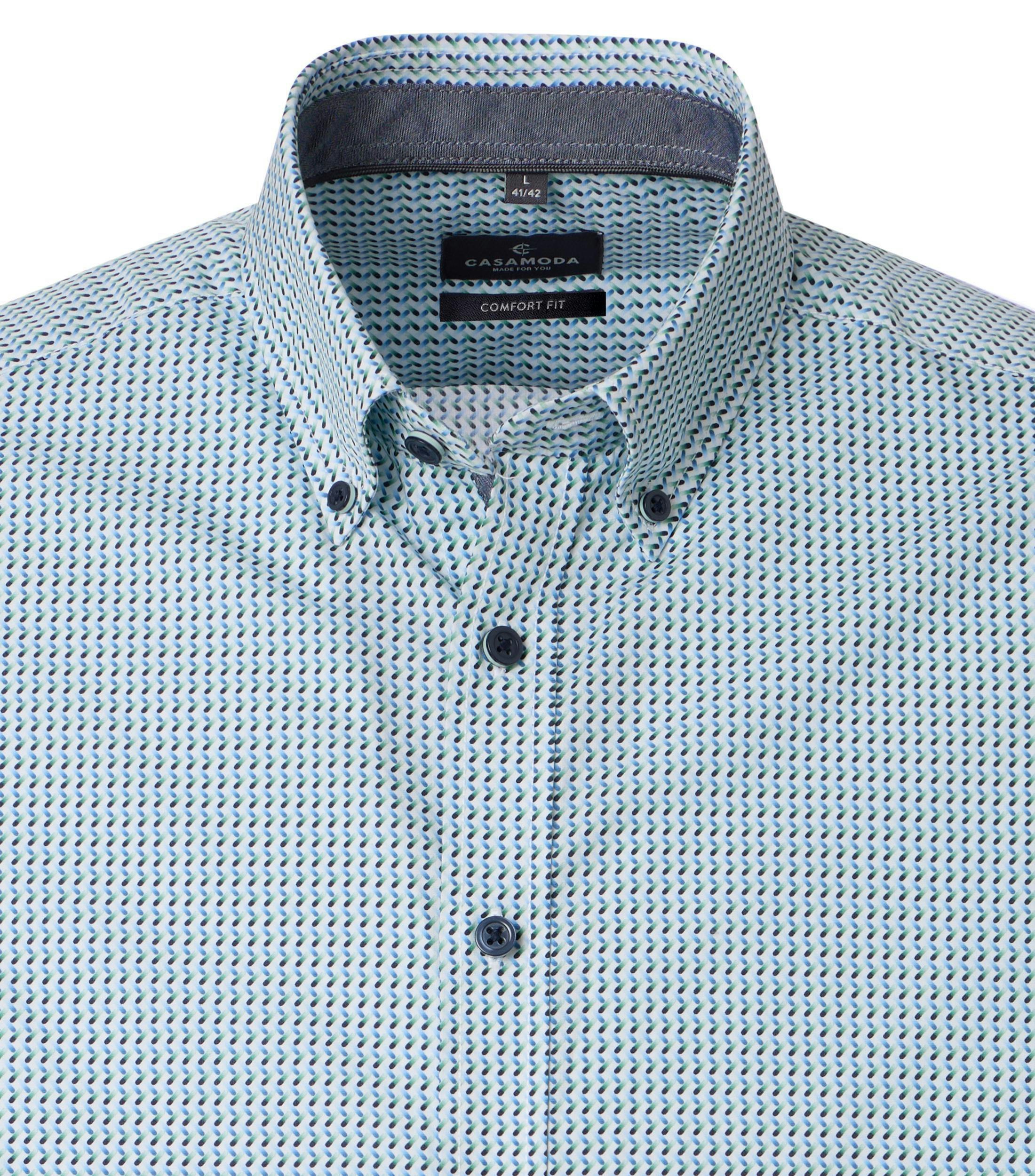 Ein Freizeithemd im Print Muster in der Farbe blau