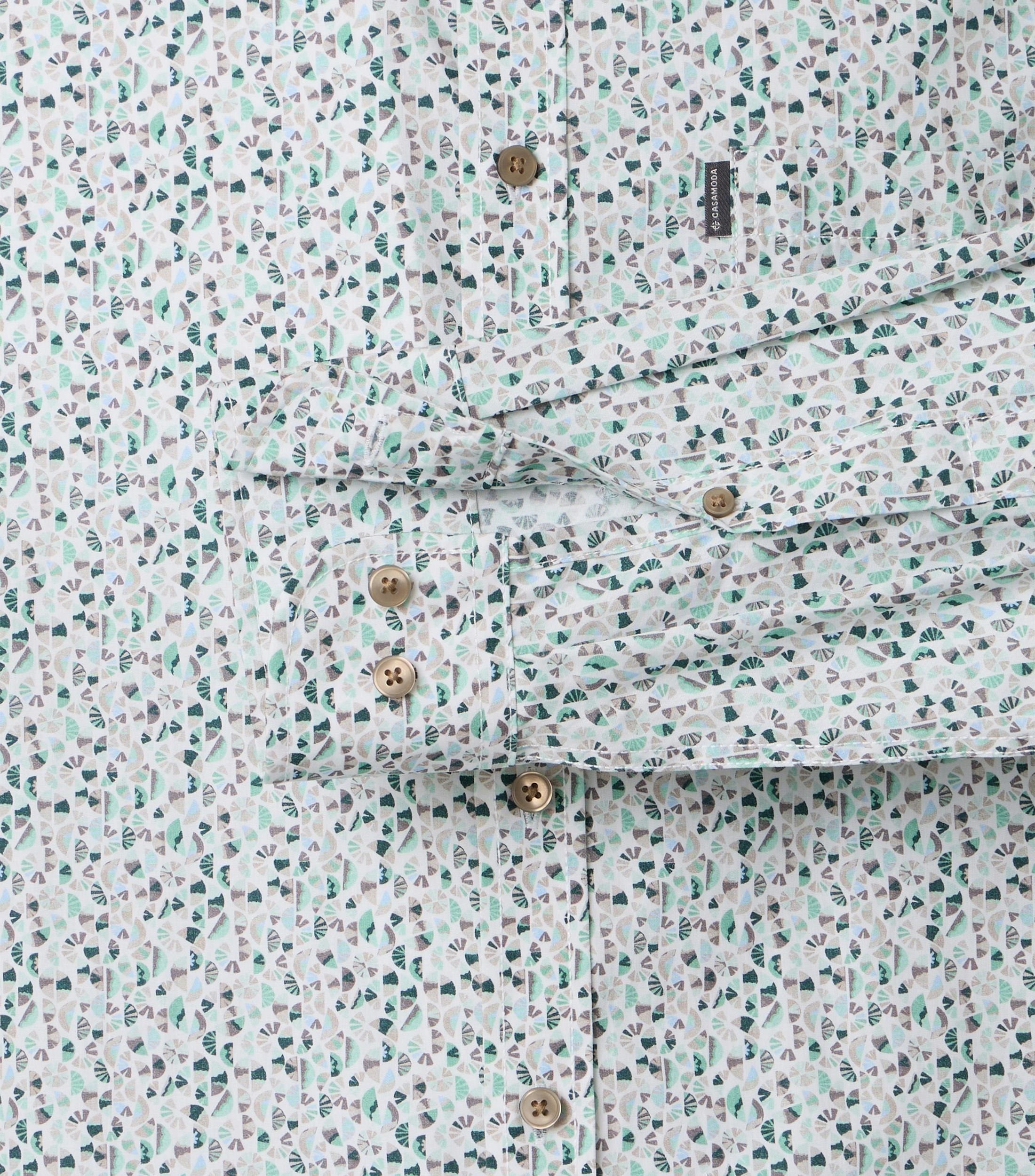Ein Freizeithemd im Print Muster in der Farbe Mint
