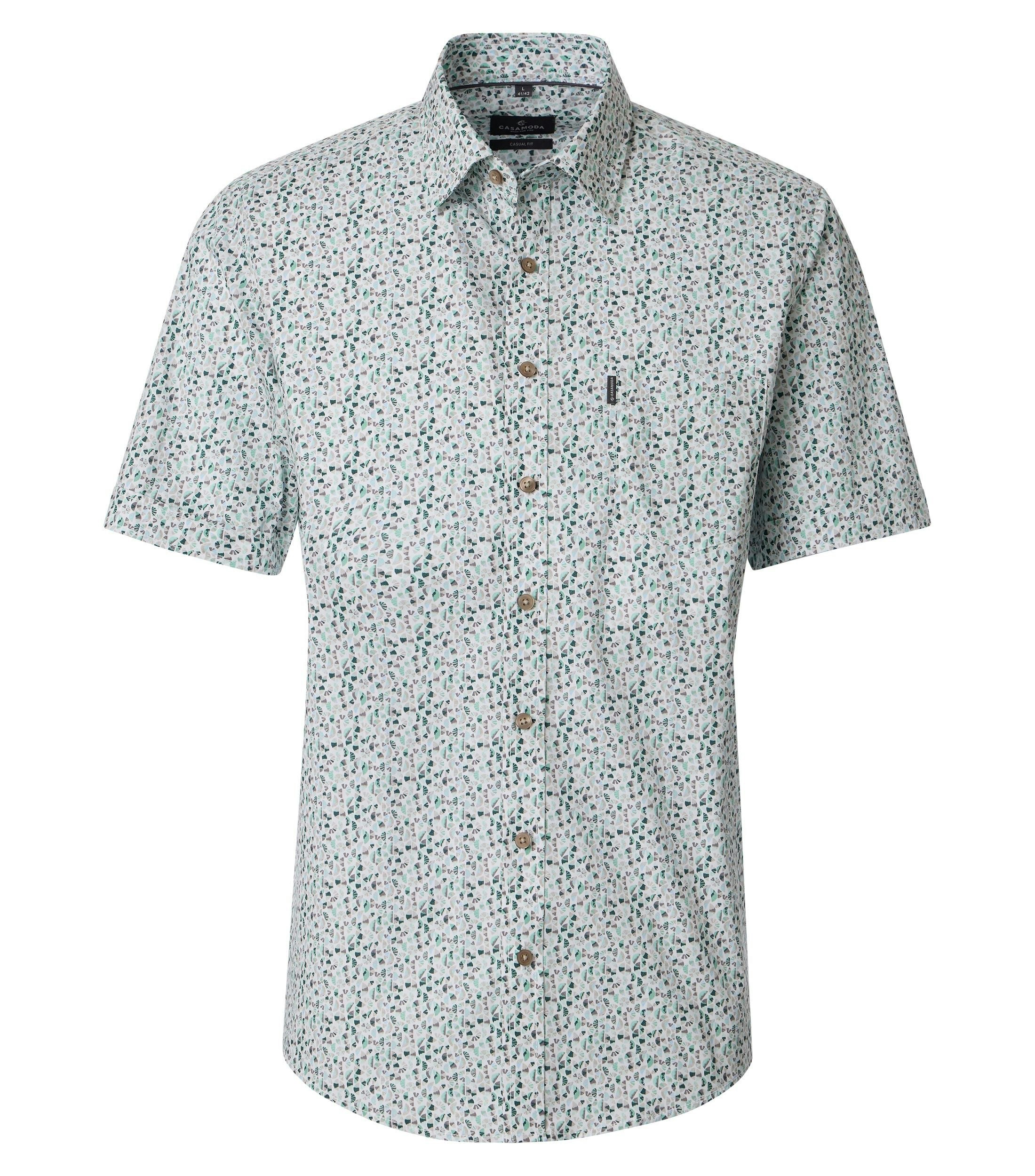 Ein Freizeithemd im Print Muster in der Farbe Grün