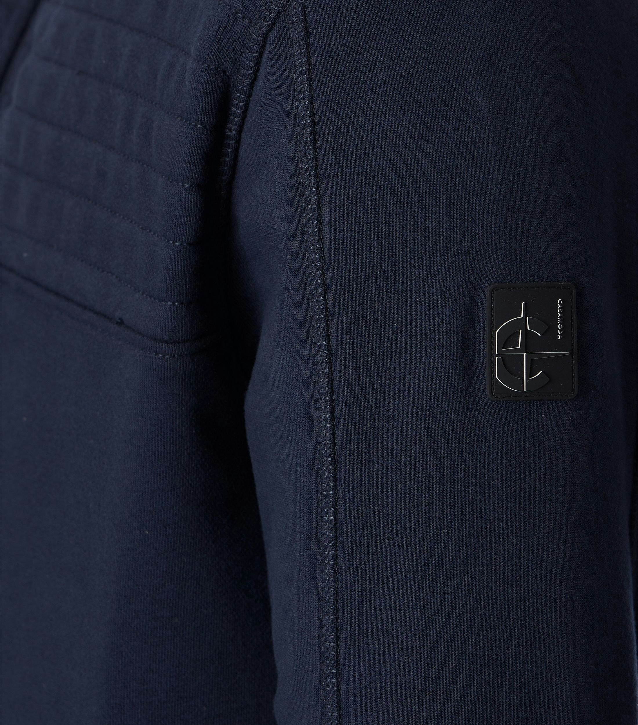 Ein Troyer im uni Muster in der Farbe Dunkelblau