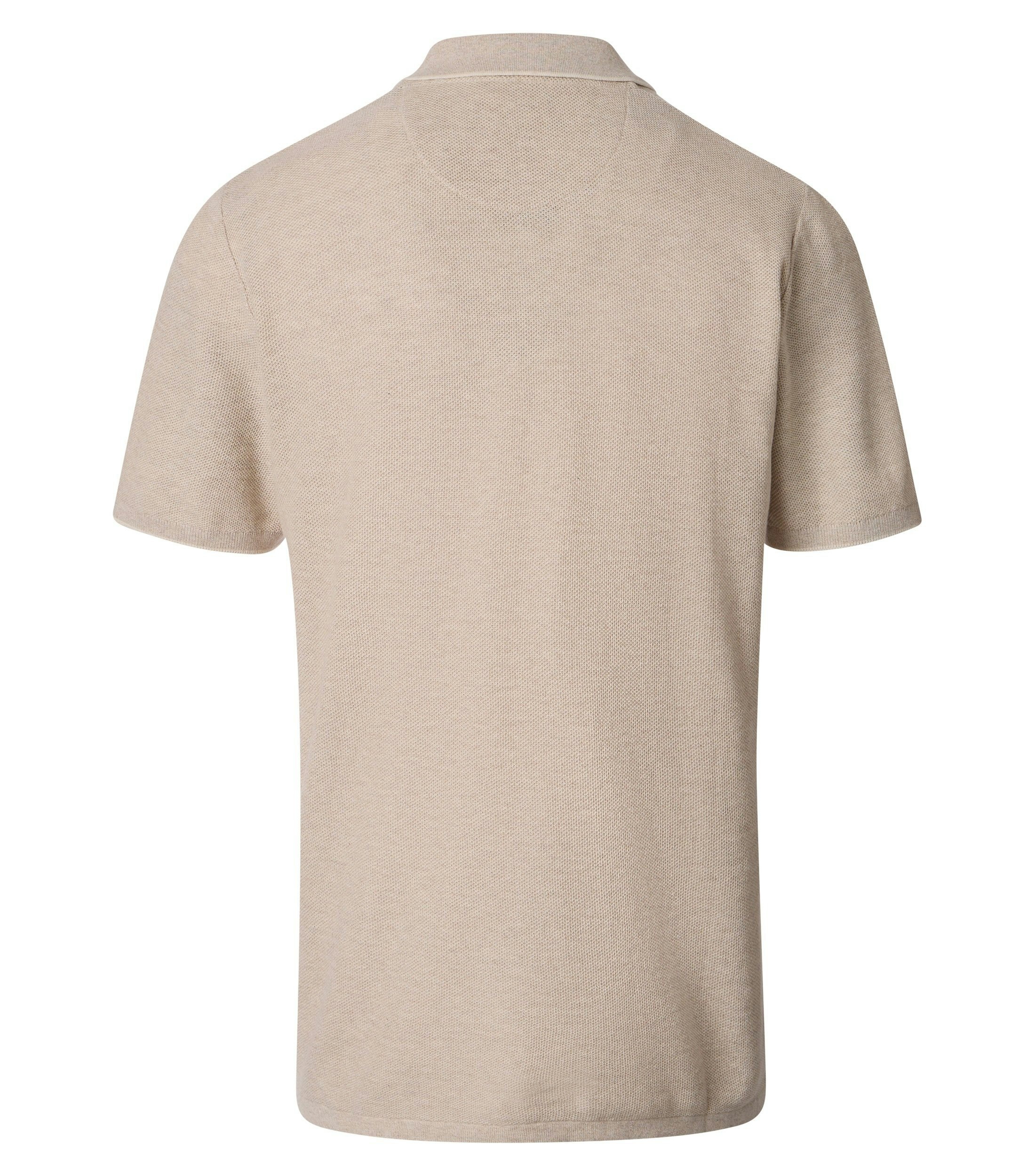 Ein Polo-Shirt im uni Muster in der Farbe Beige
