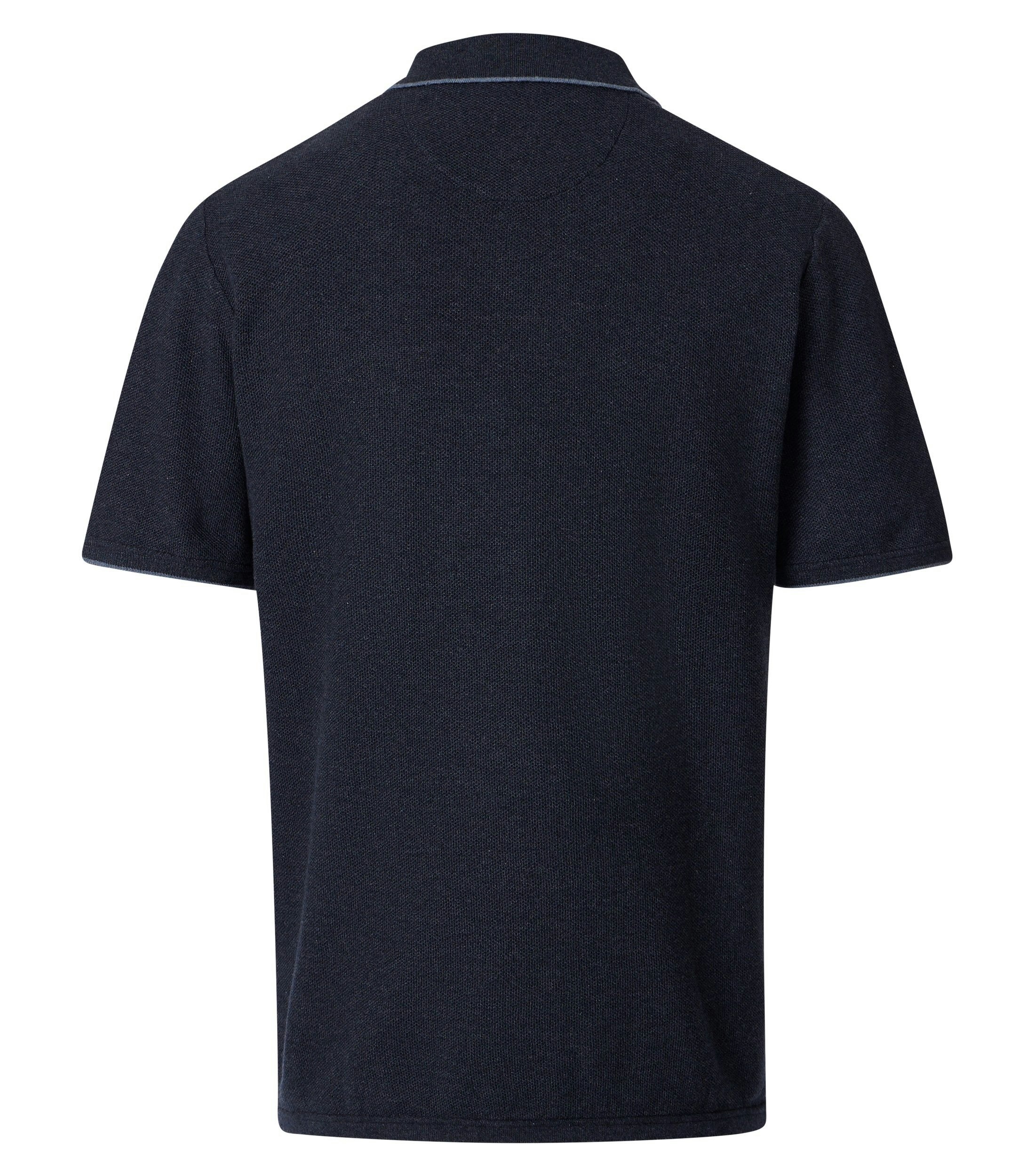 Ein Polo-Shirt im uni Muster in der Farbe Dunkelblau