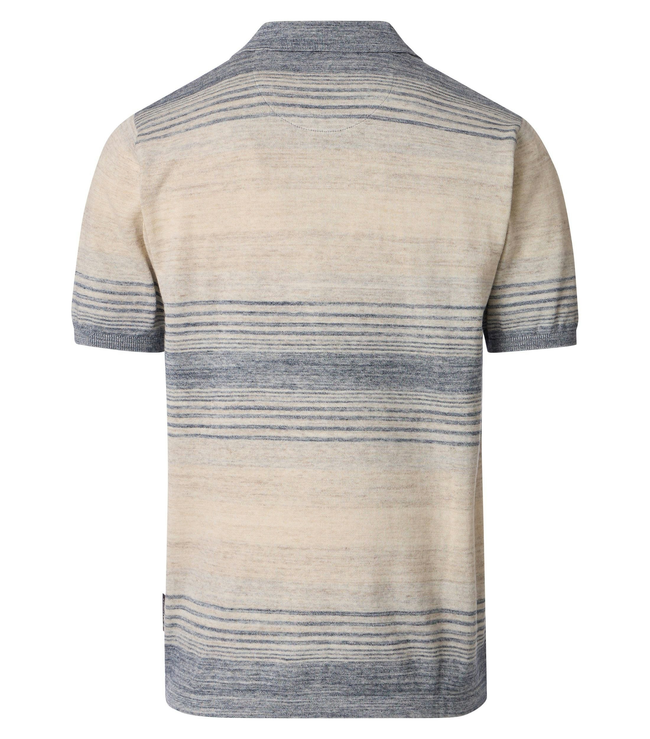 Ein Polo-Shirt im gestreift Muster in der Farbe Beige
