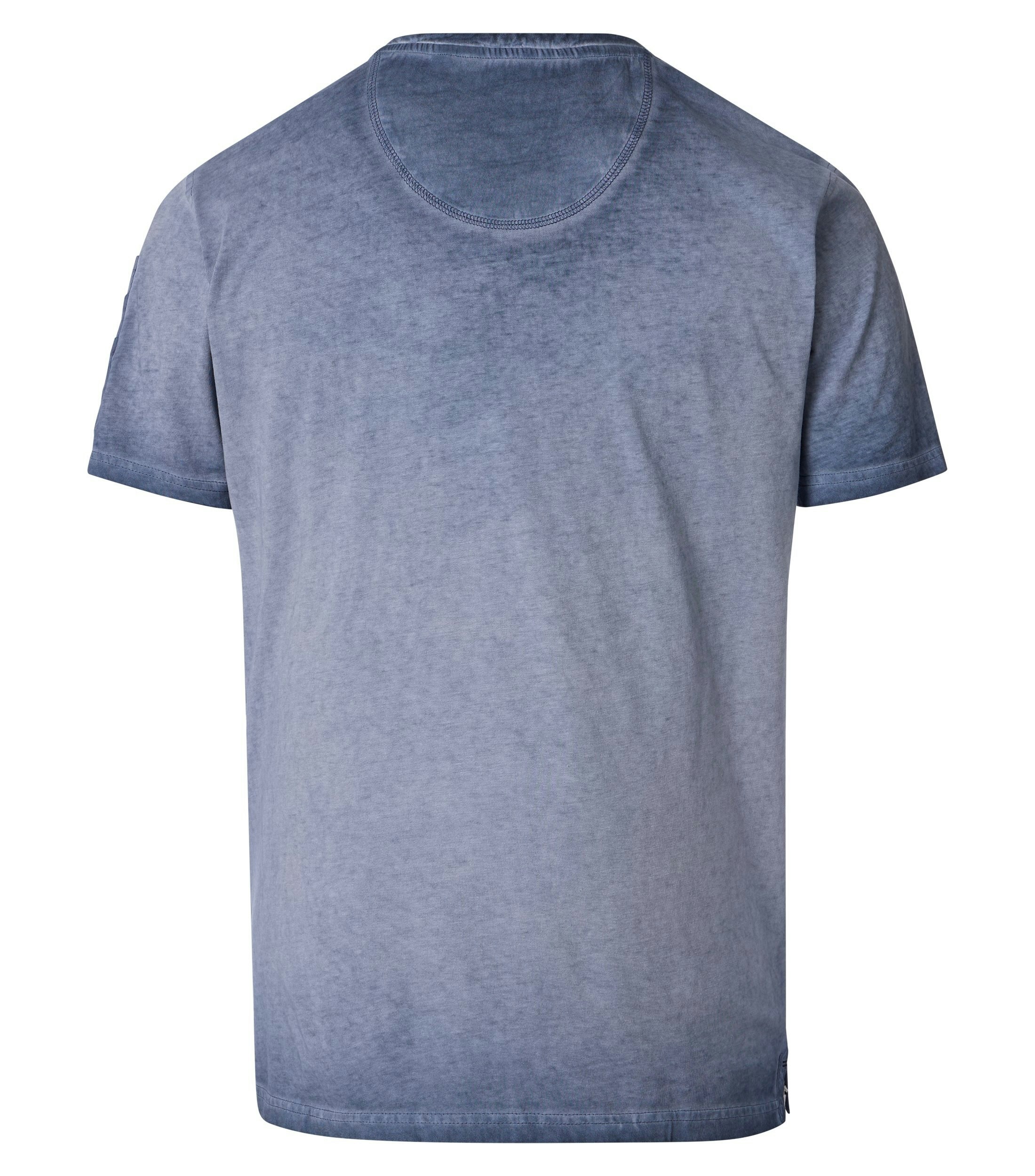 Ein T-Shirt im uni Muster in der Farbe Blau