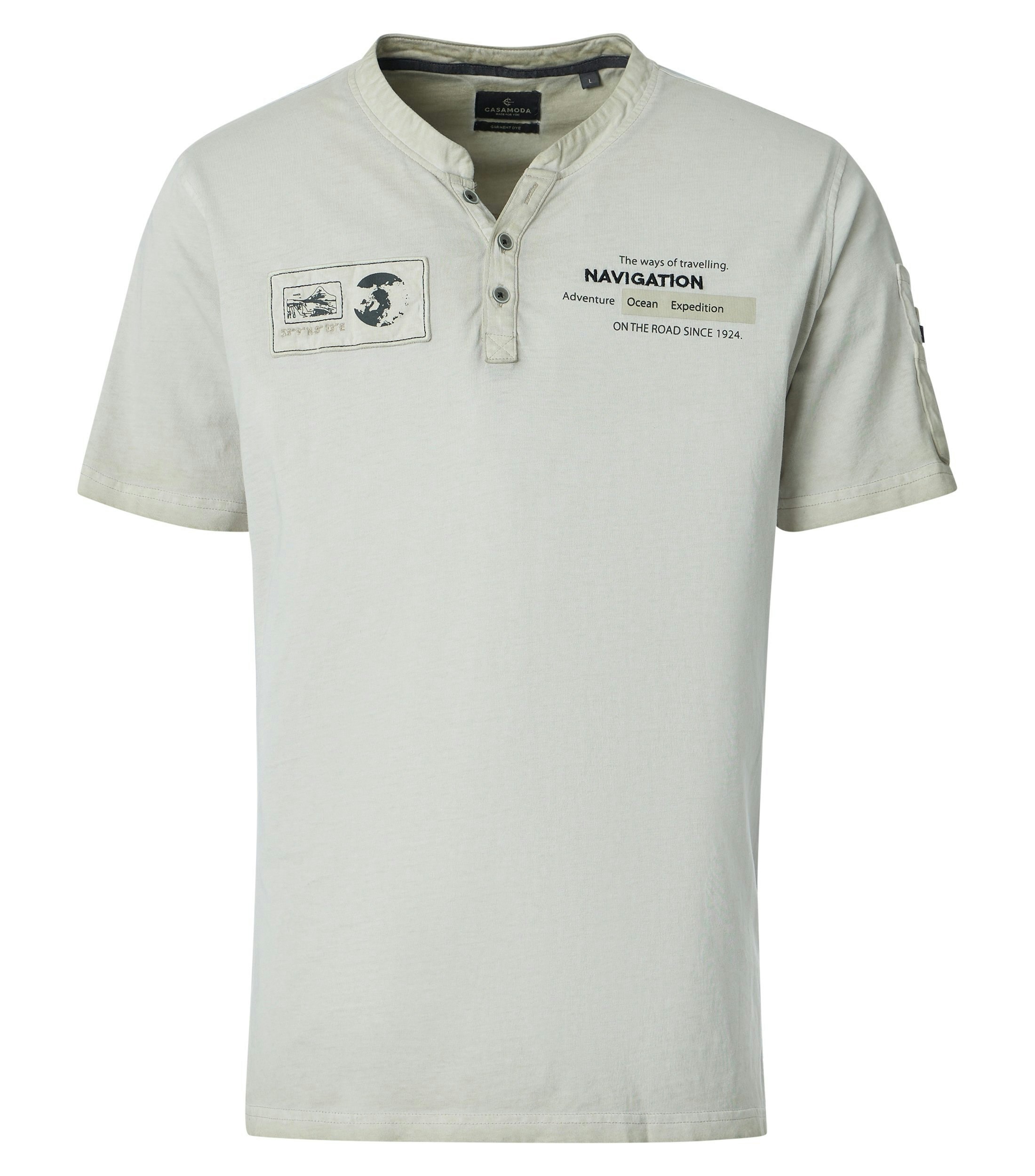 Ein T-Shirt im uni Muster in der Farbe Beige