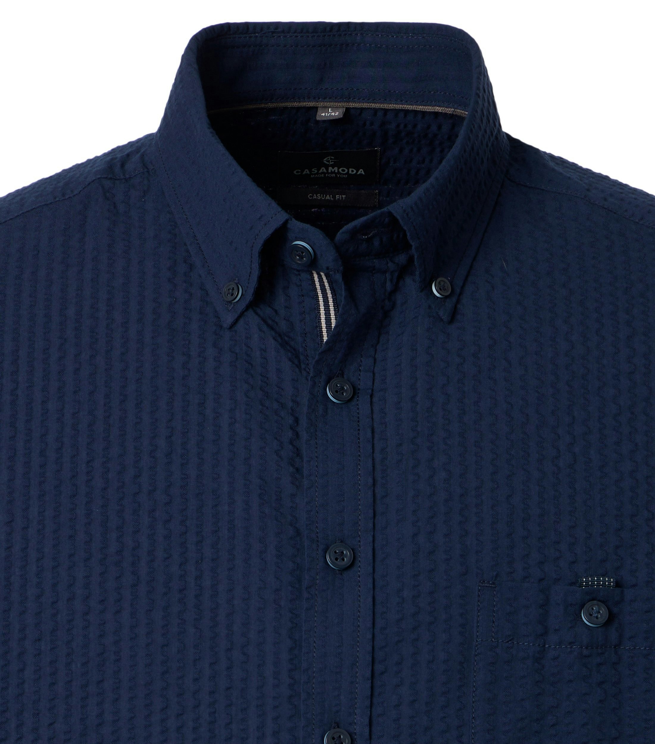 Ein Freizeithemd im uni Muster in der Farbe Dunkelblau