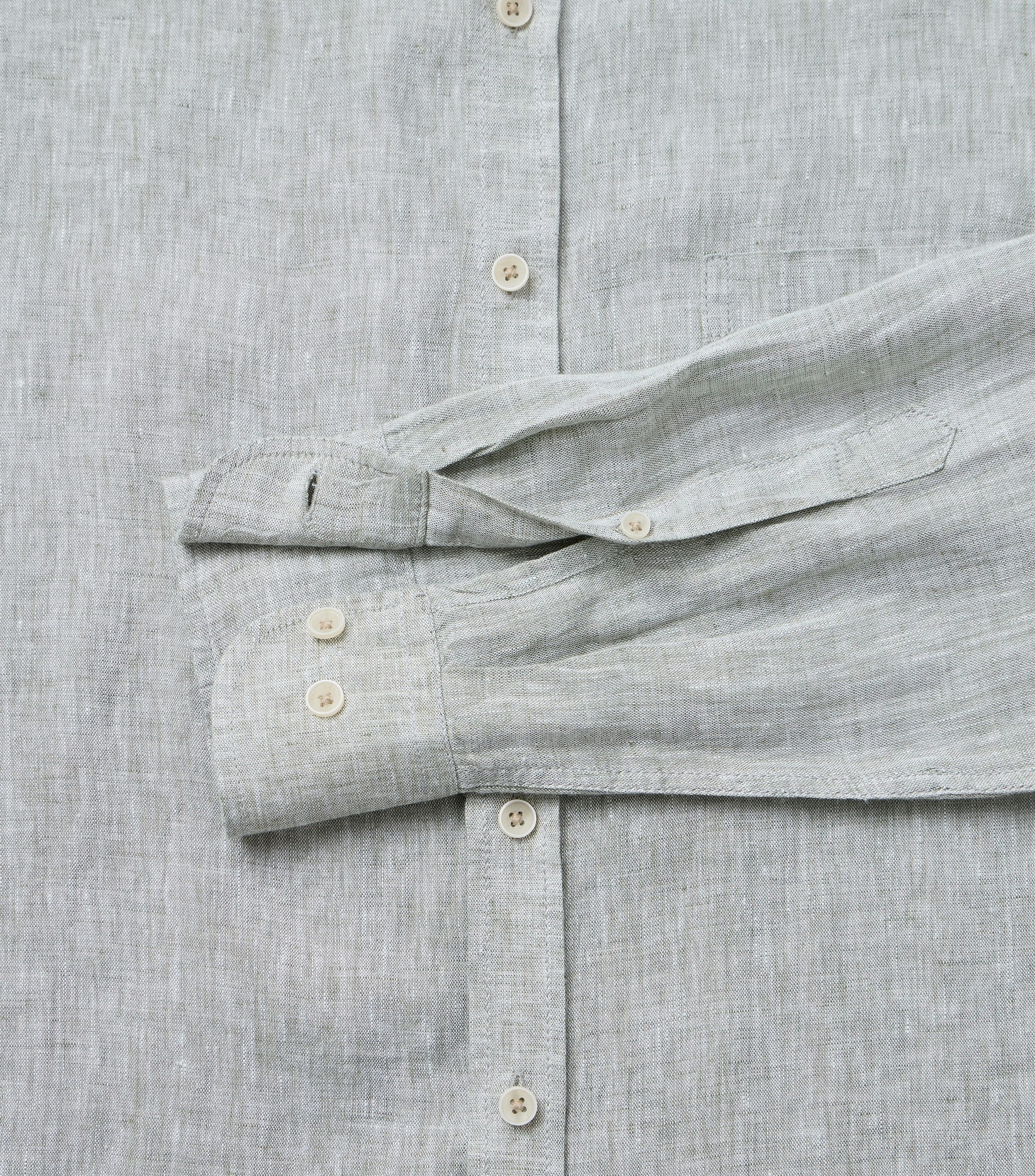 Ein Freizeithemd im uni Muster in der Farbe Hellgrün