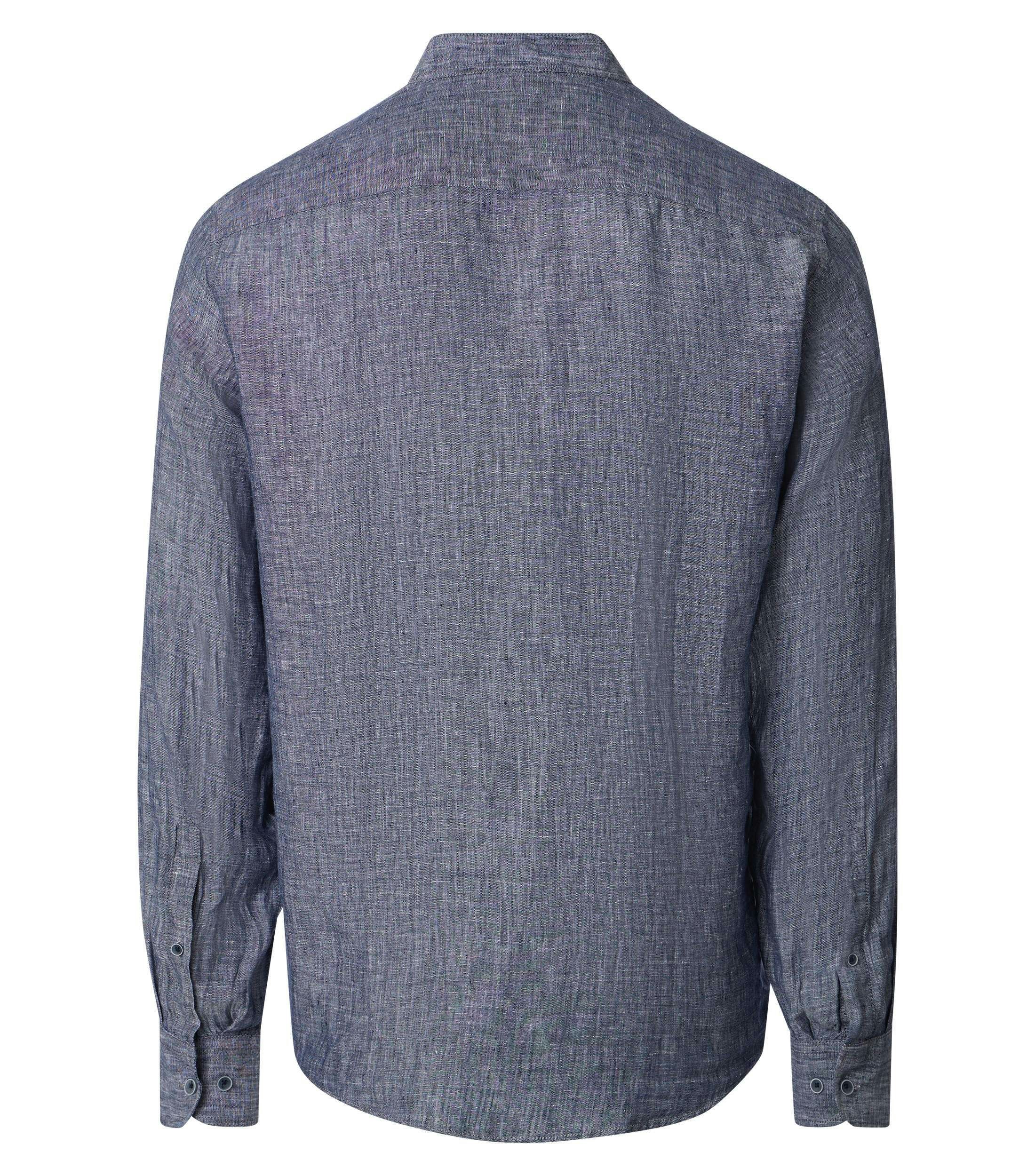 Ein Freizeithemd im uni Muster in der Farbe Blau