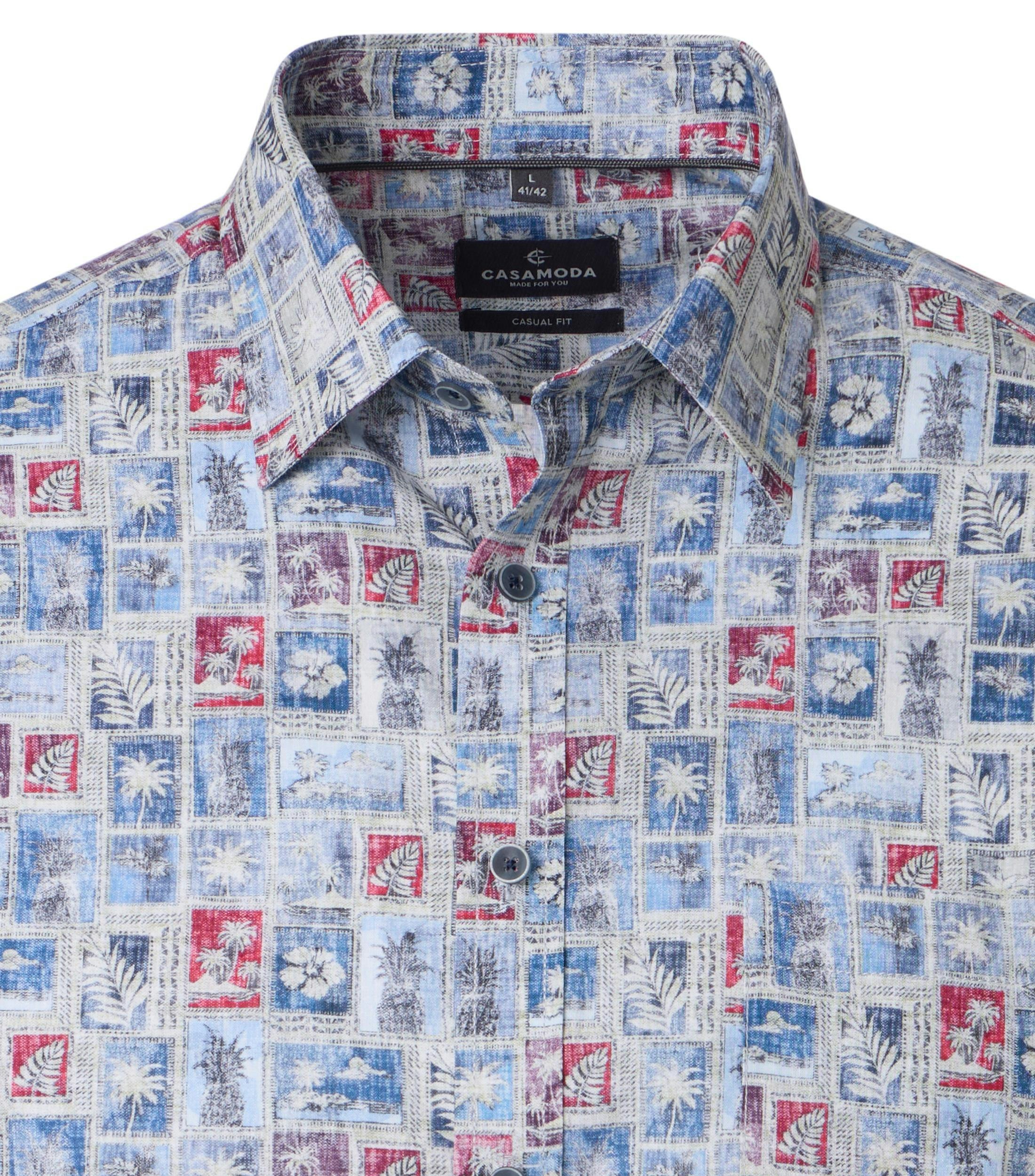 Ein Freizeithemd im Print Muster in der Farbe Blau