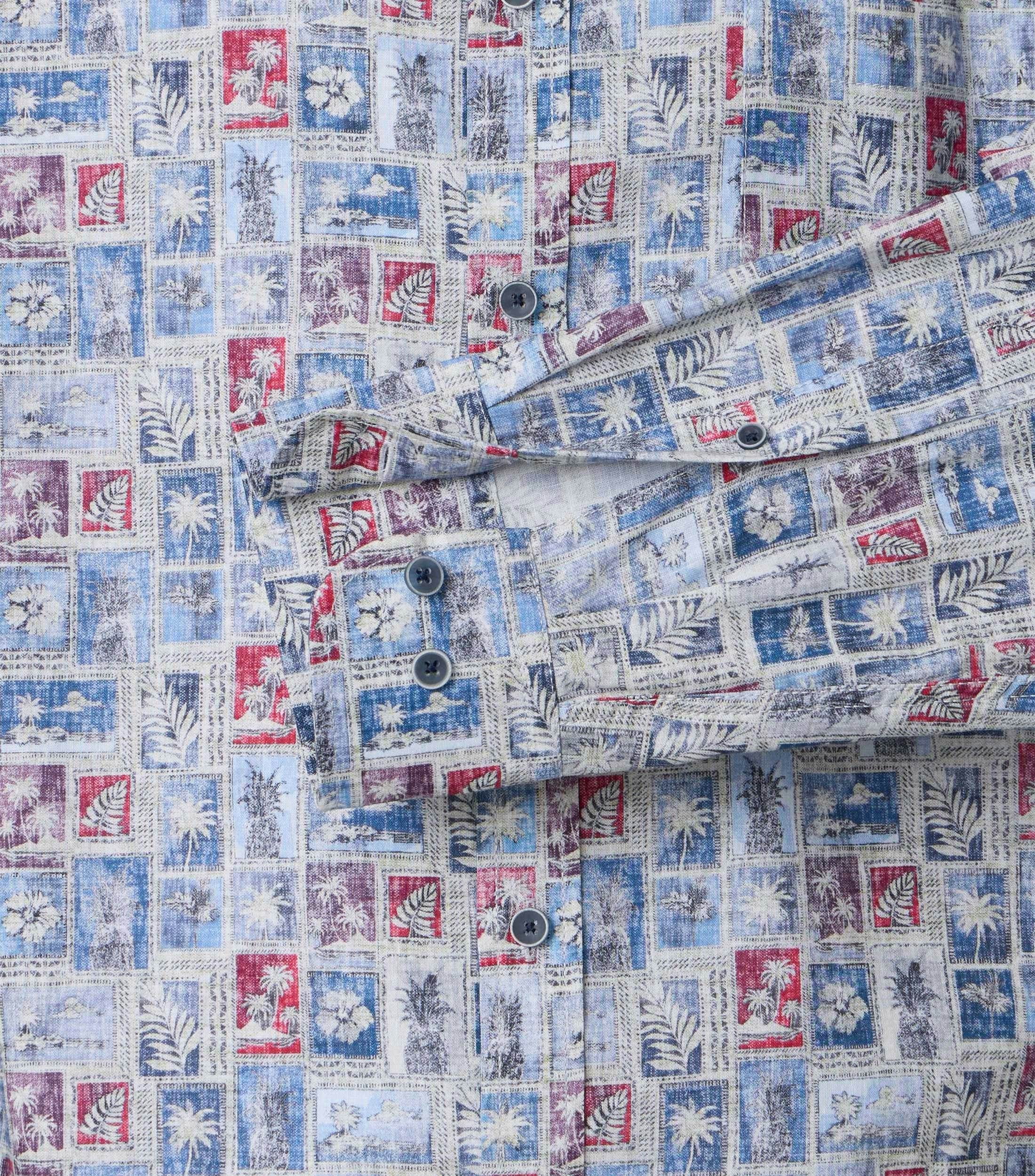 Ein Freizeithemd im Print Muster in der Farbe Blau