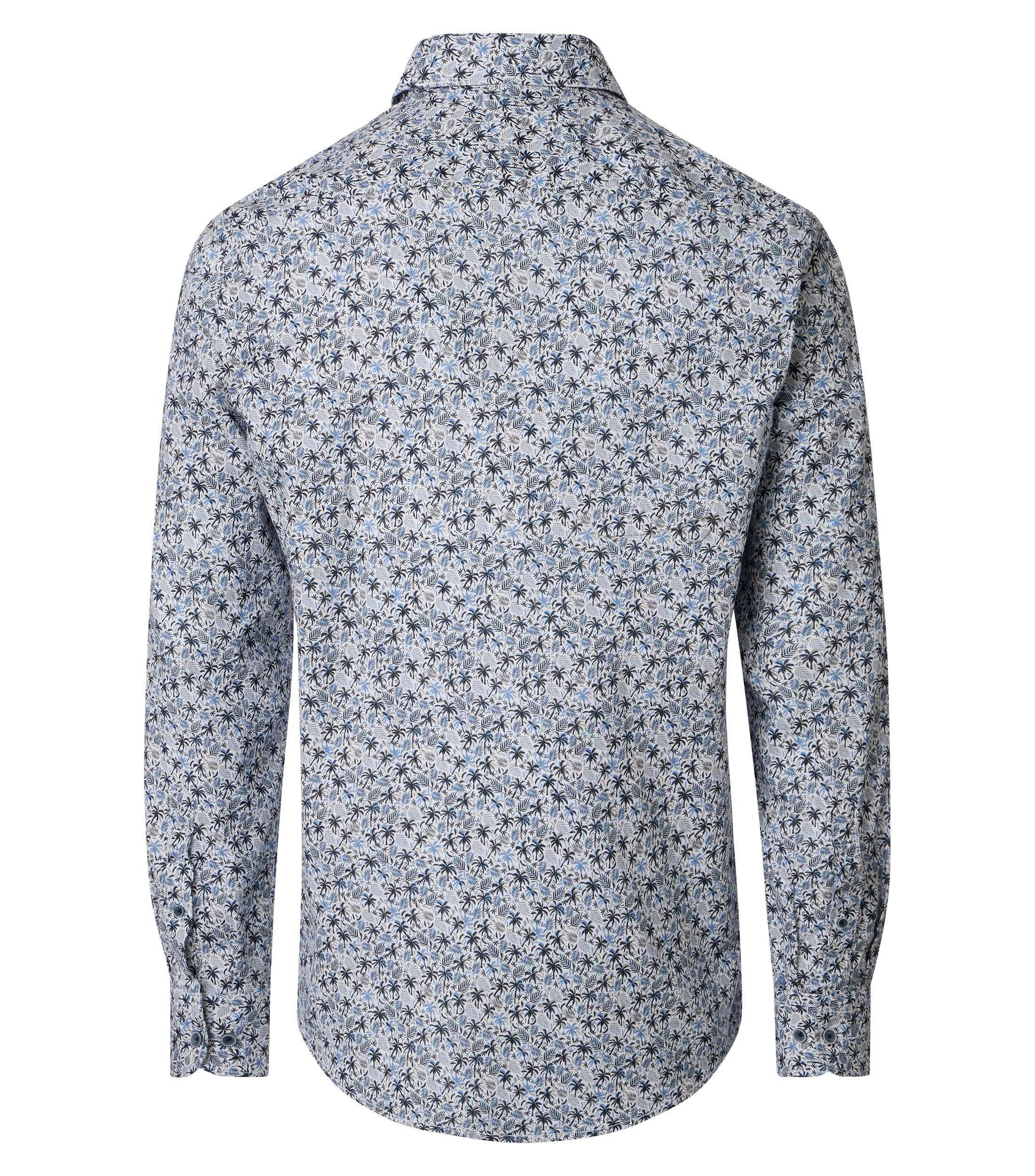 Ein Freizeithemd im Print Muster in der Farbe Blau