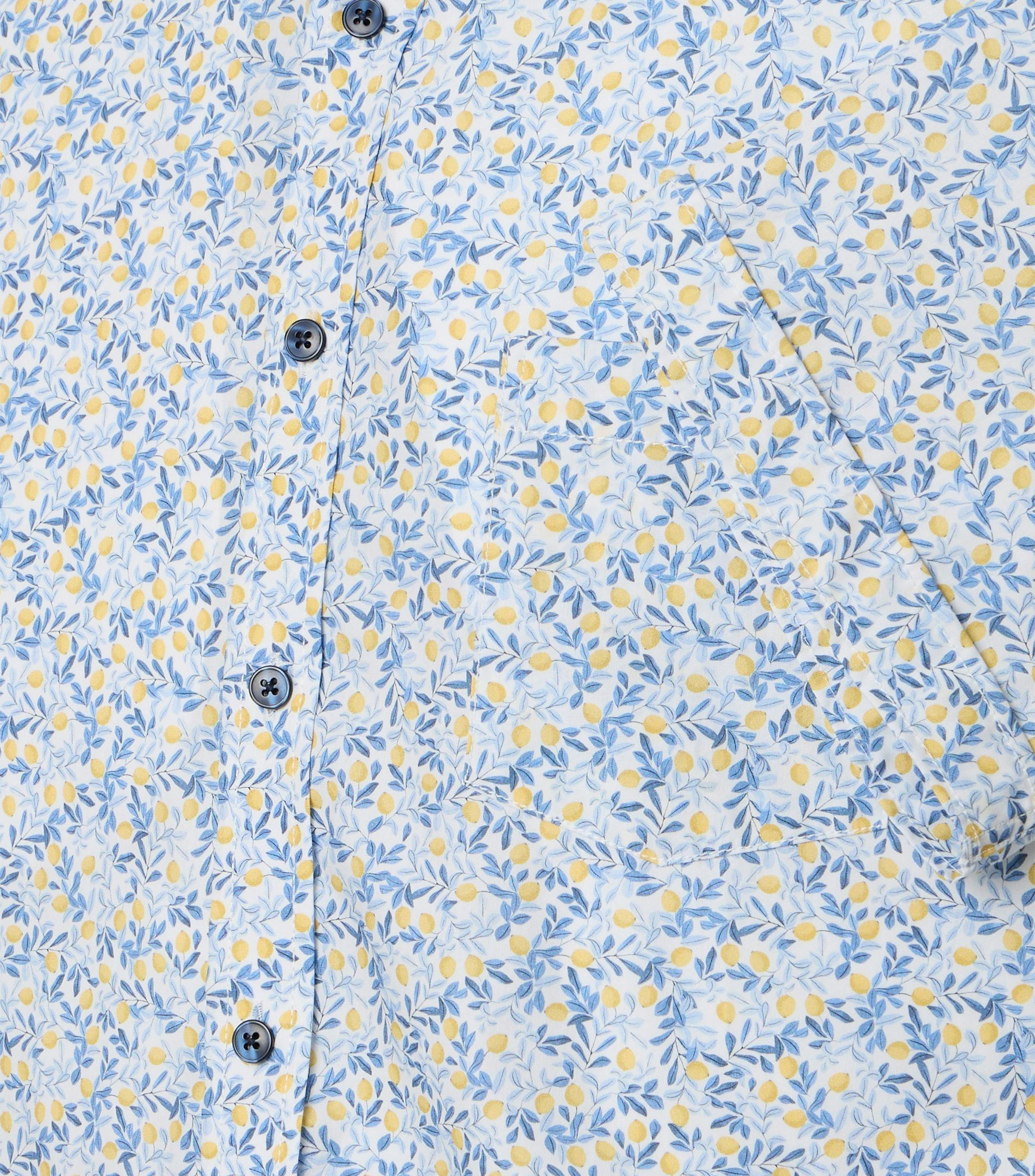 Ein Freizeithemd im Print Muster in der Farbe Gelb