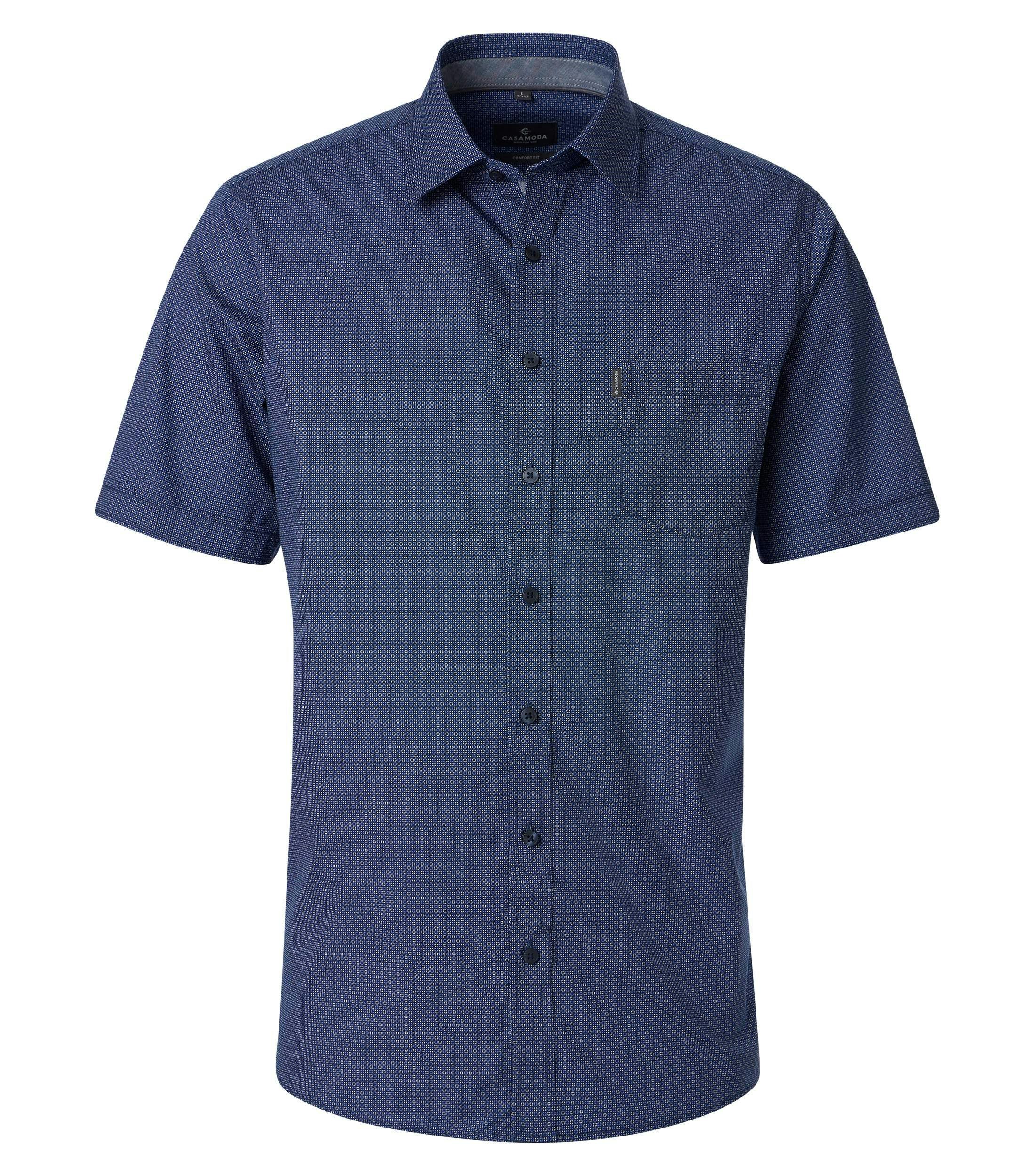 Ein Freizeithemd im Print Muster in der Farbe Blau