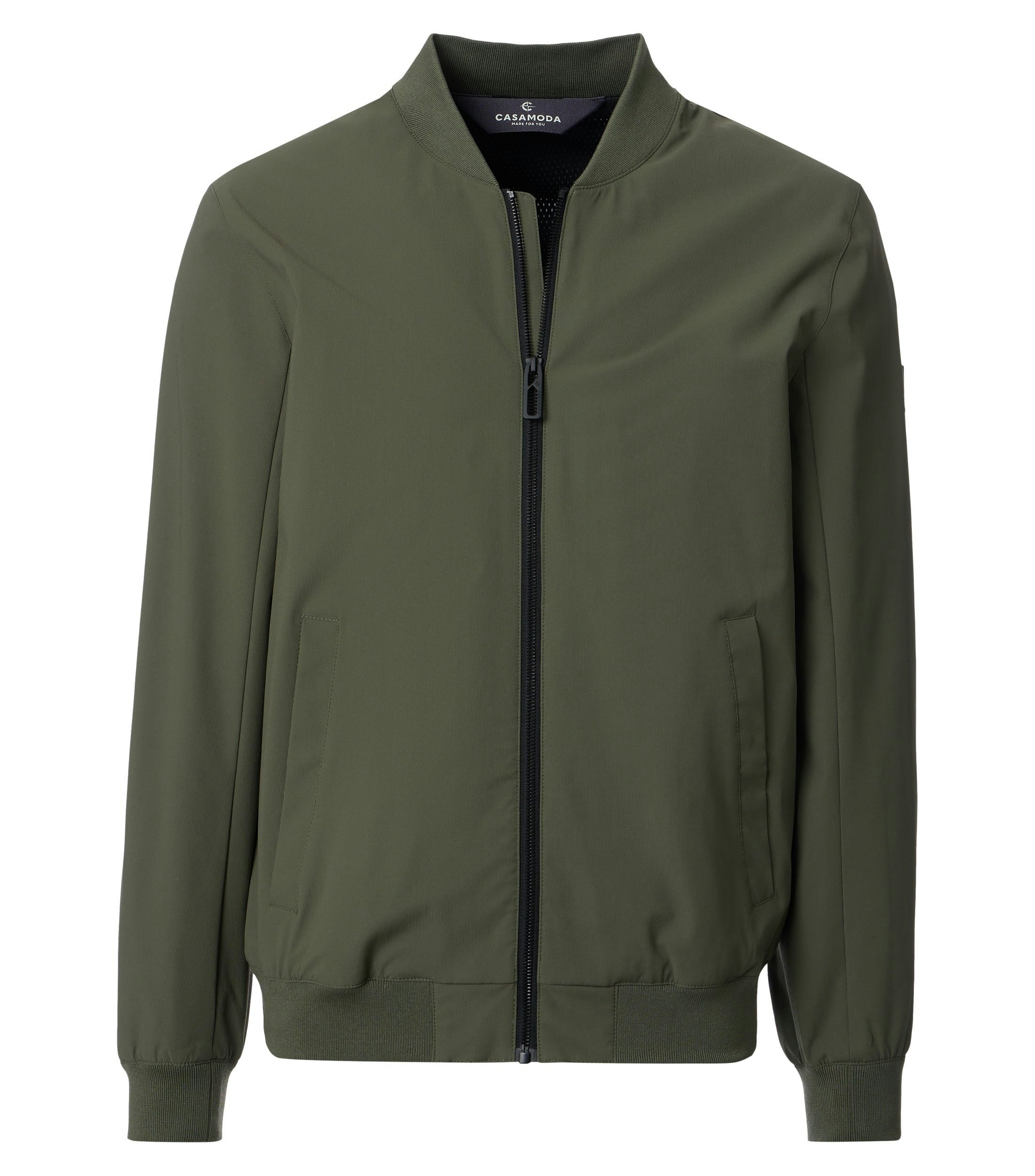 Eine Jacke im uni Muster in der Farbe Olive