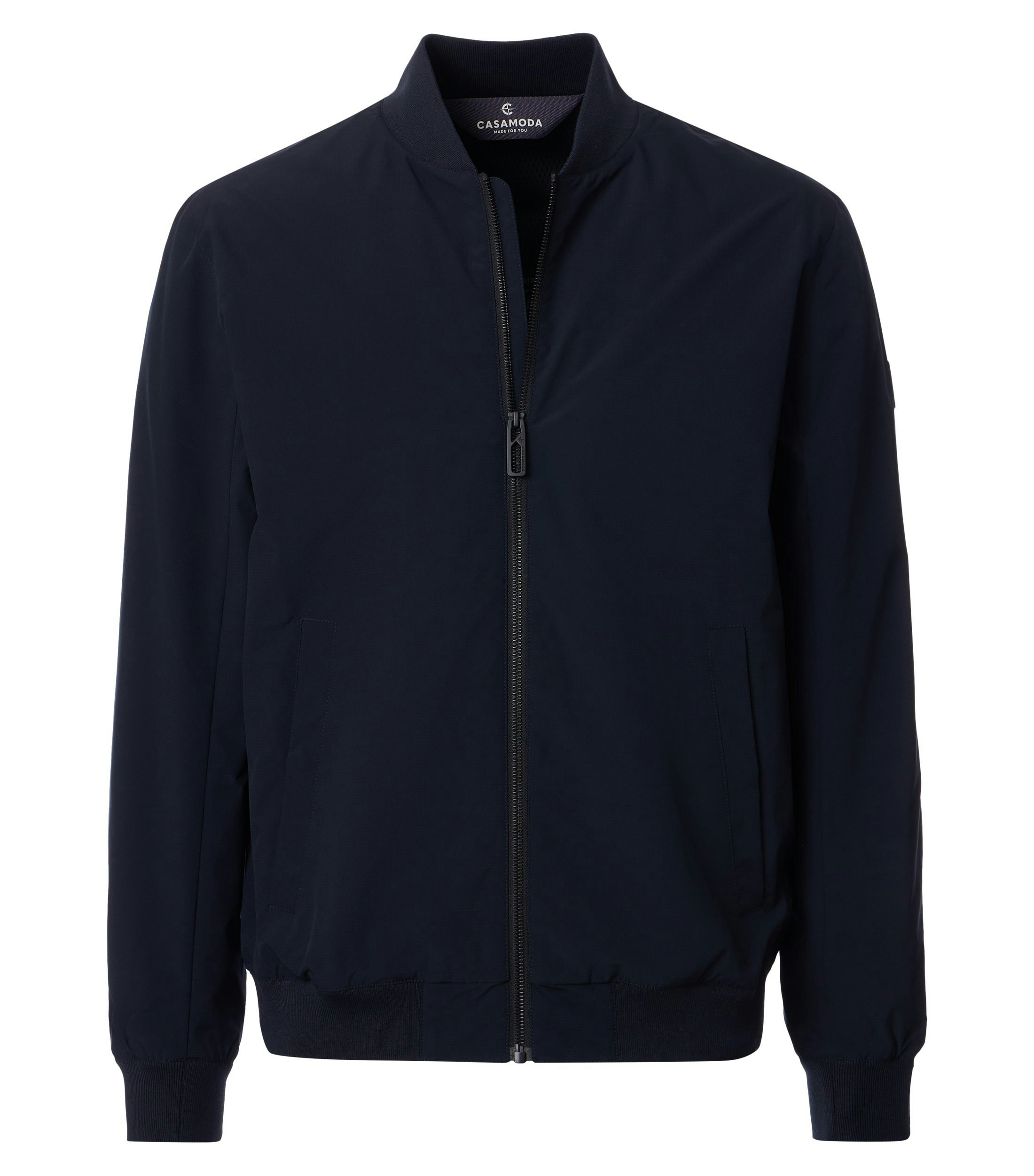 Eine Jacke im uni Muster in der Farbe Blau