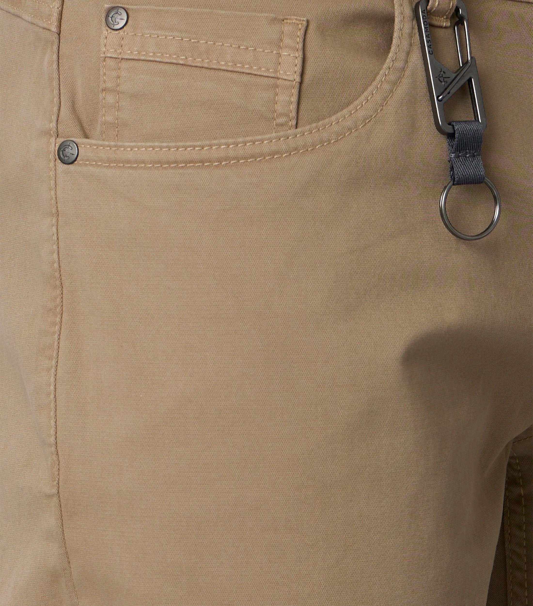 Chino im unifarbenen Design in der Farbe Beige