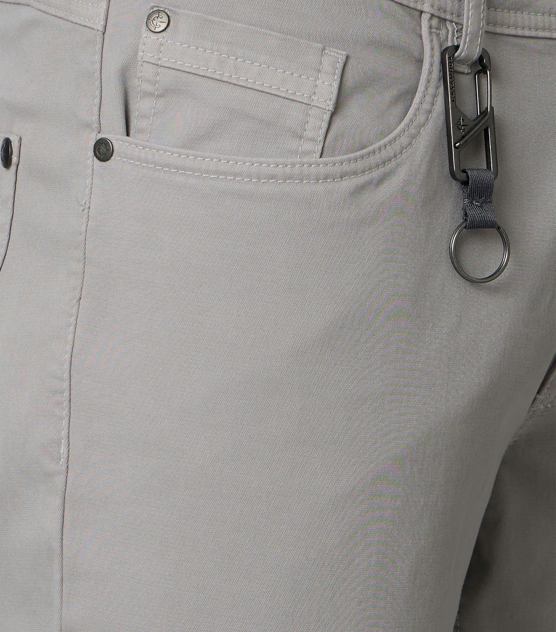 Eine Chino im uni Muster in der Farbe Hellgrau