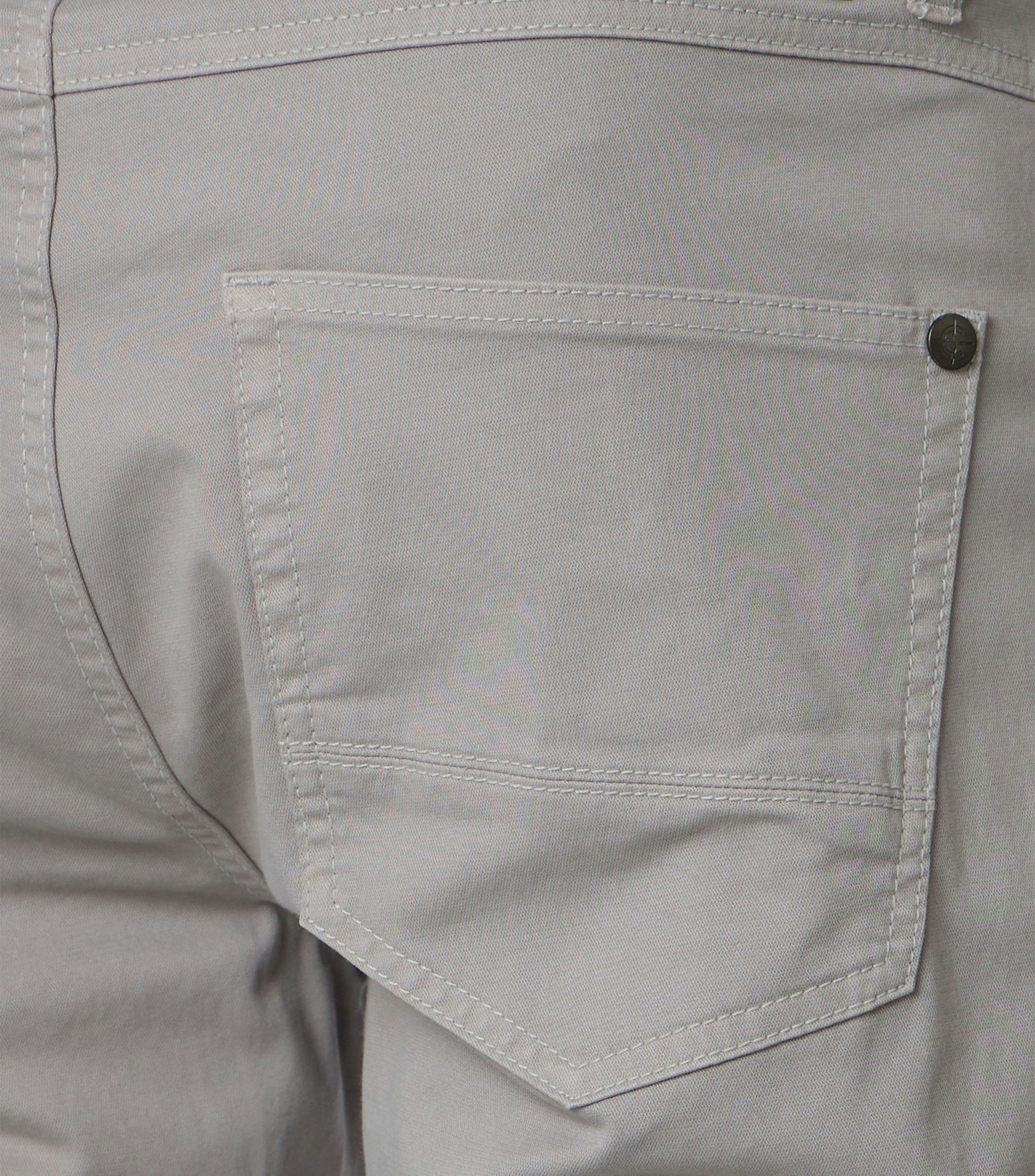 Eine Chino im uni Muster in der Farbe Hellgrau