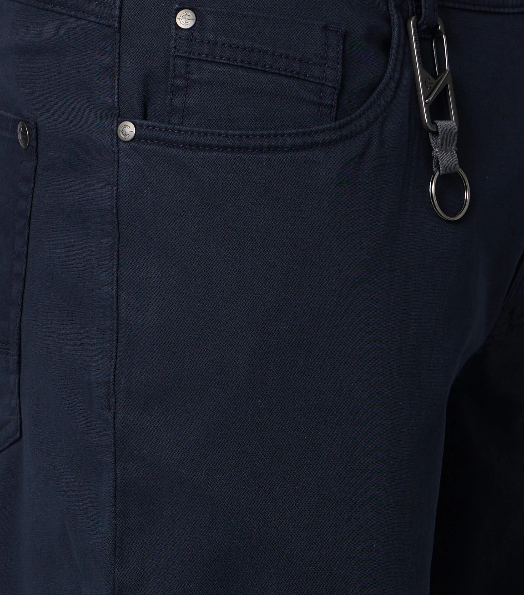 Chino im unifarbenen Design in der Farbe Dunkelblau