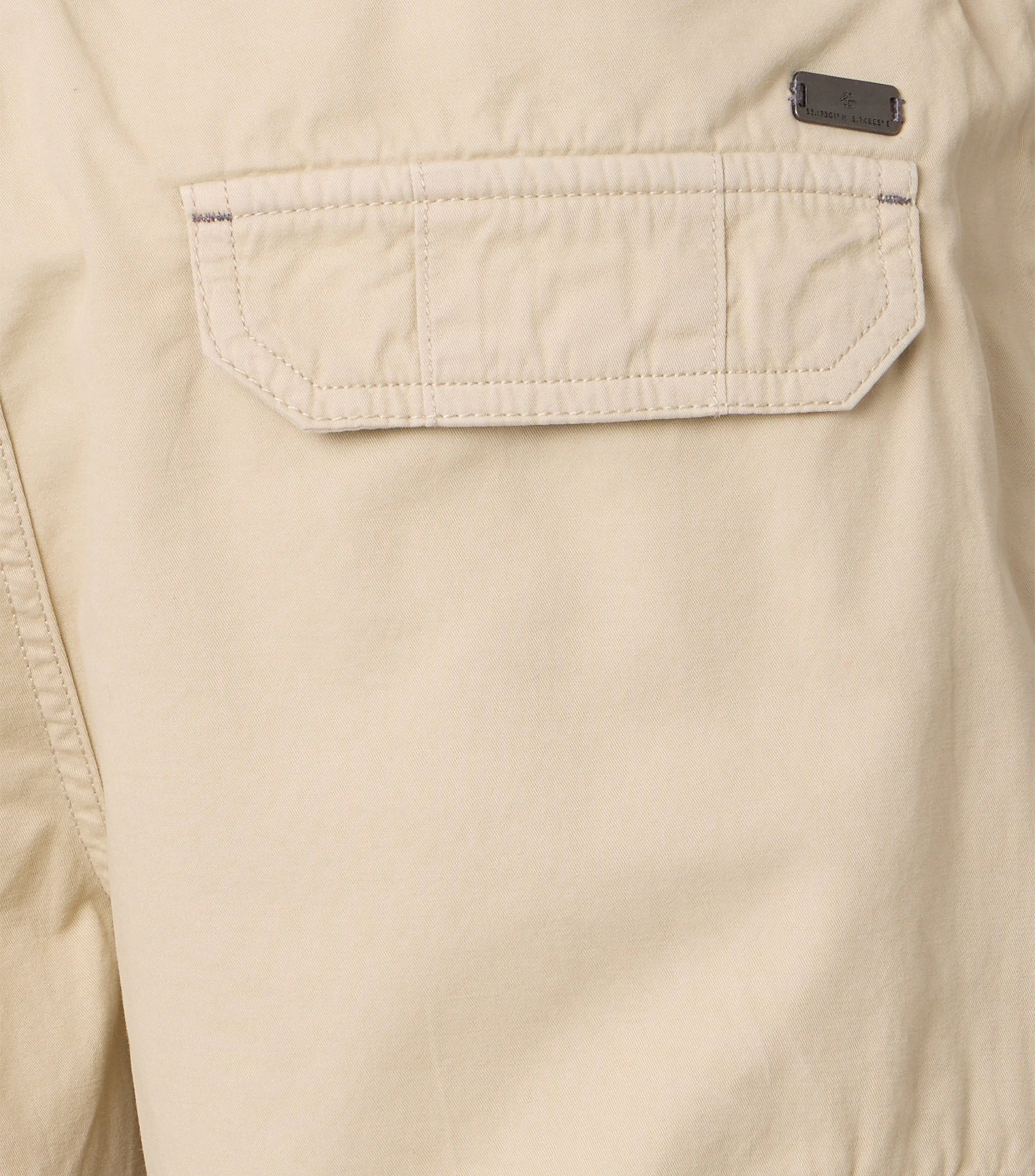 Shorts im unifarbenen Design in der Farbe Champagner Beige