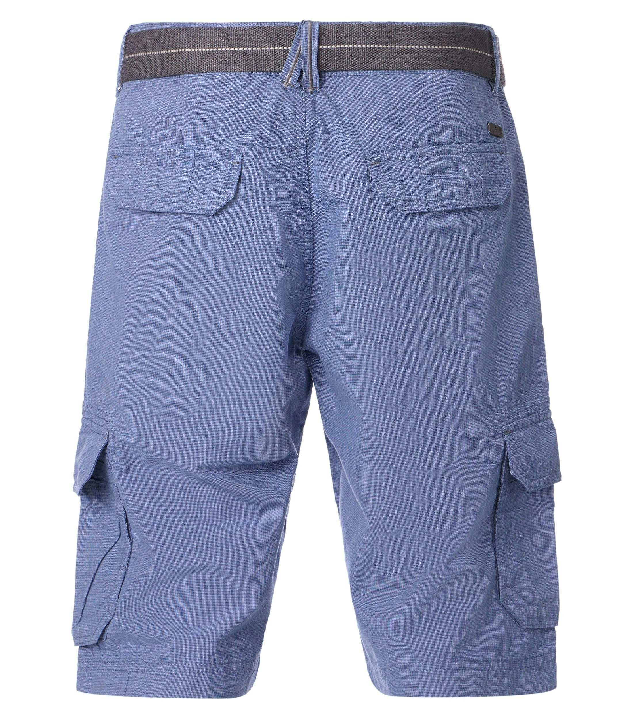 Eine Shorts im uni Muster in der Farbe Blau