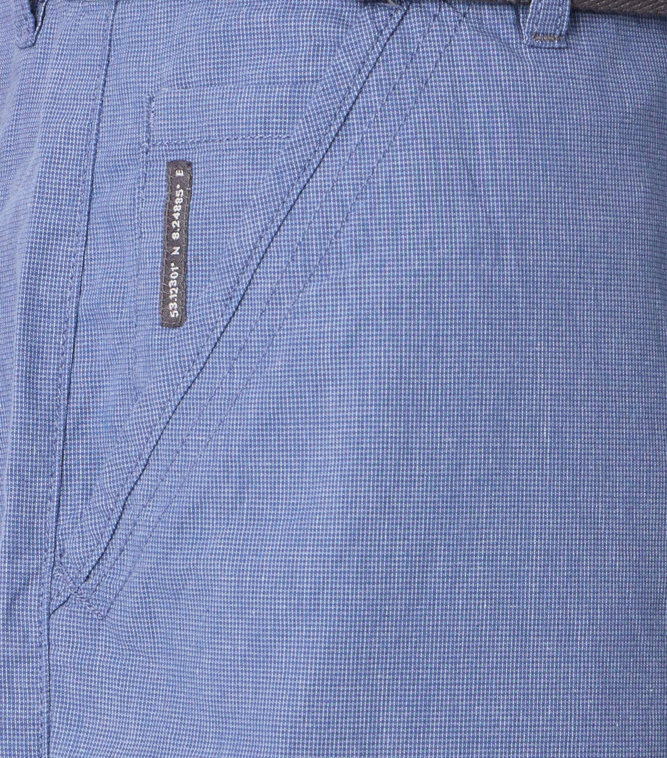 Shorts im unifarbenen Design in der Farbe Blau