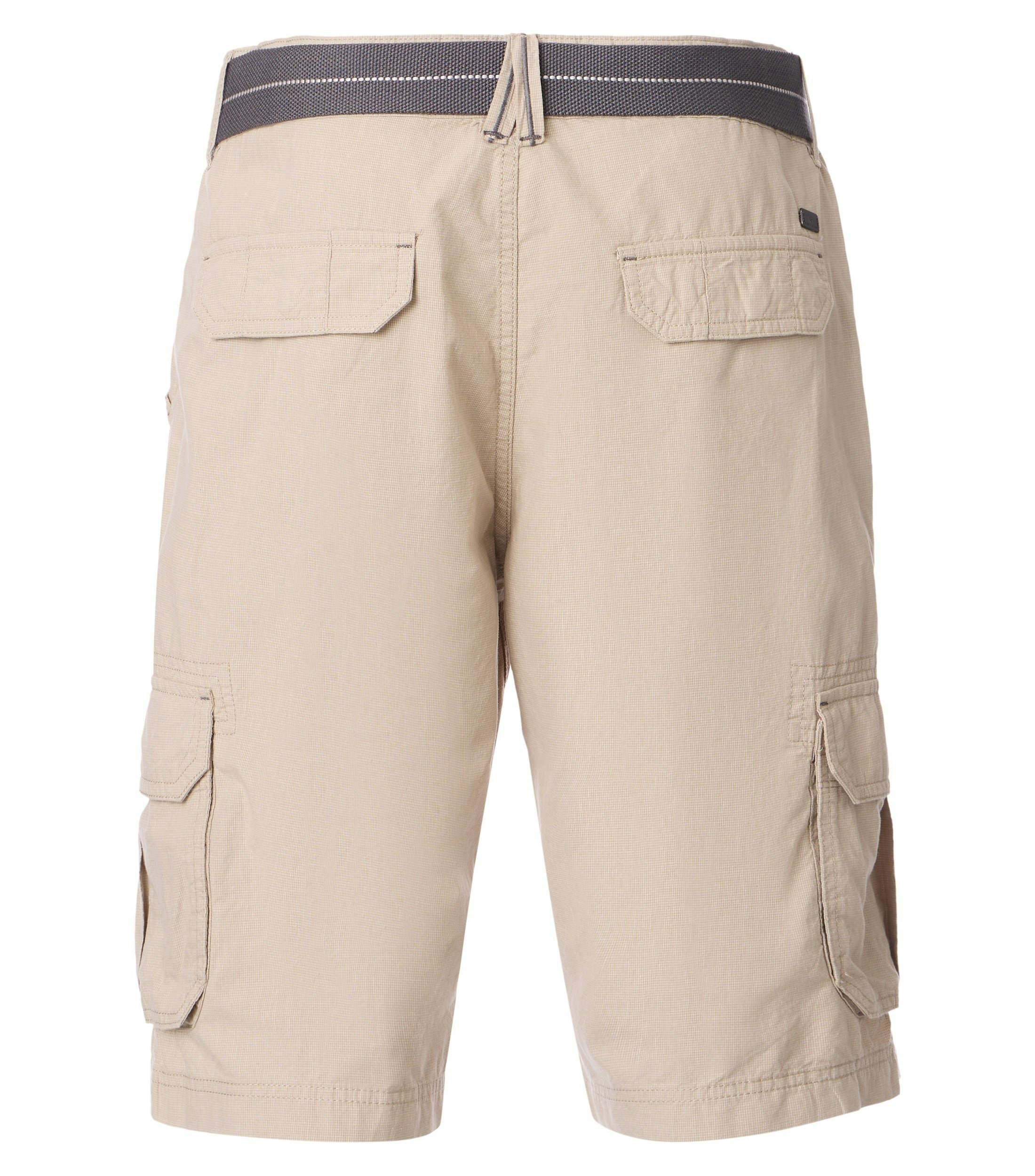 Eine Shorts im uni Muster in der Farbe Beige