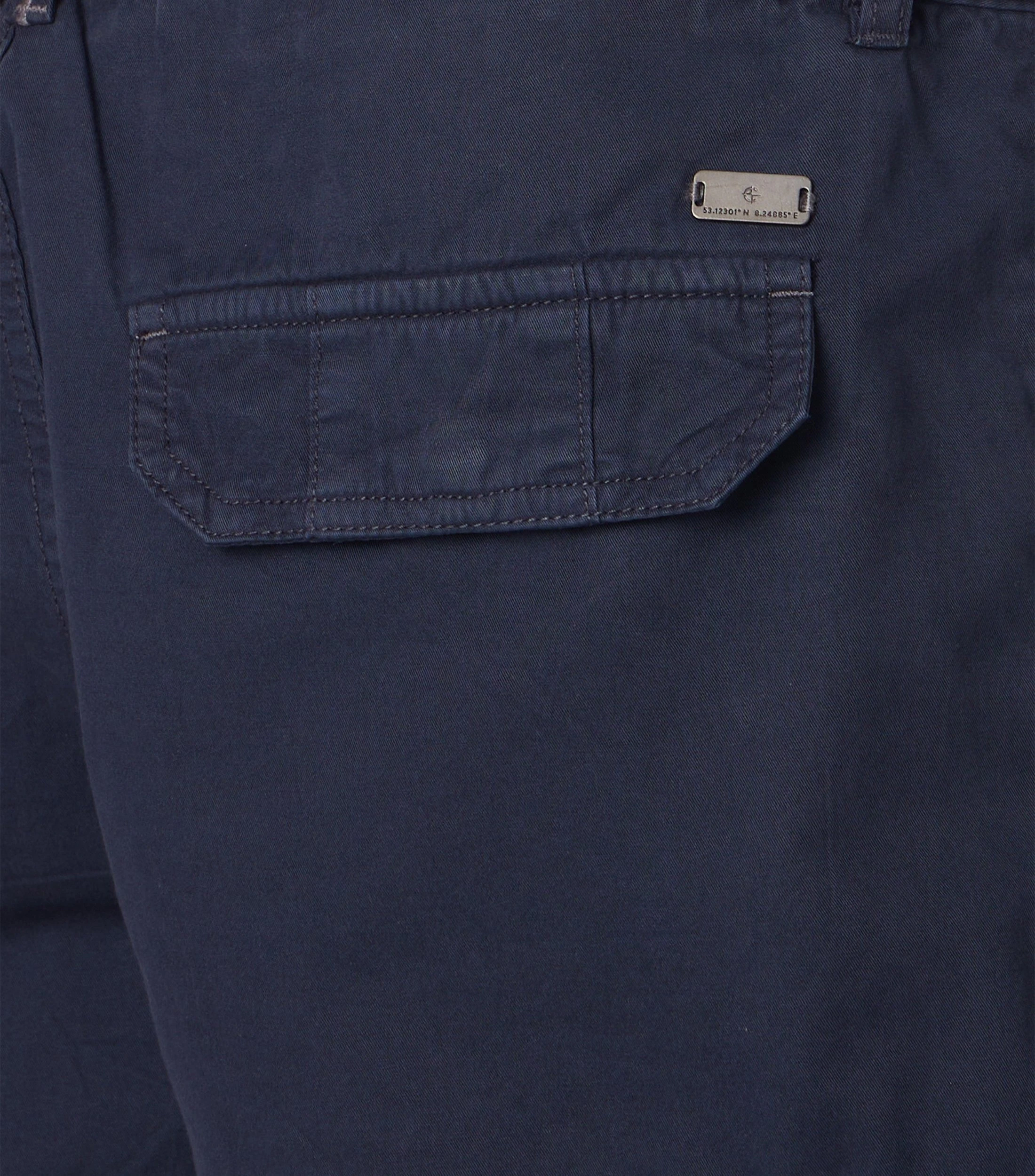 Shorts im unifarbenen Design in der Farbe Dunkelblau